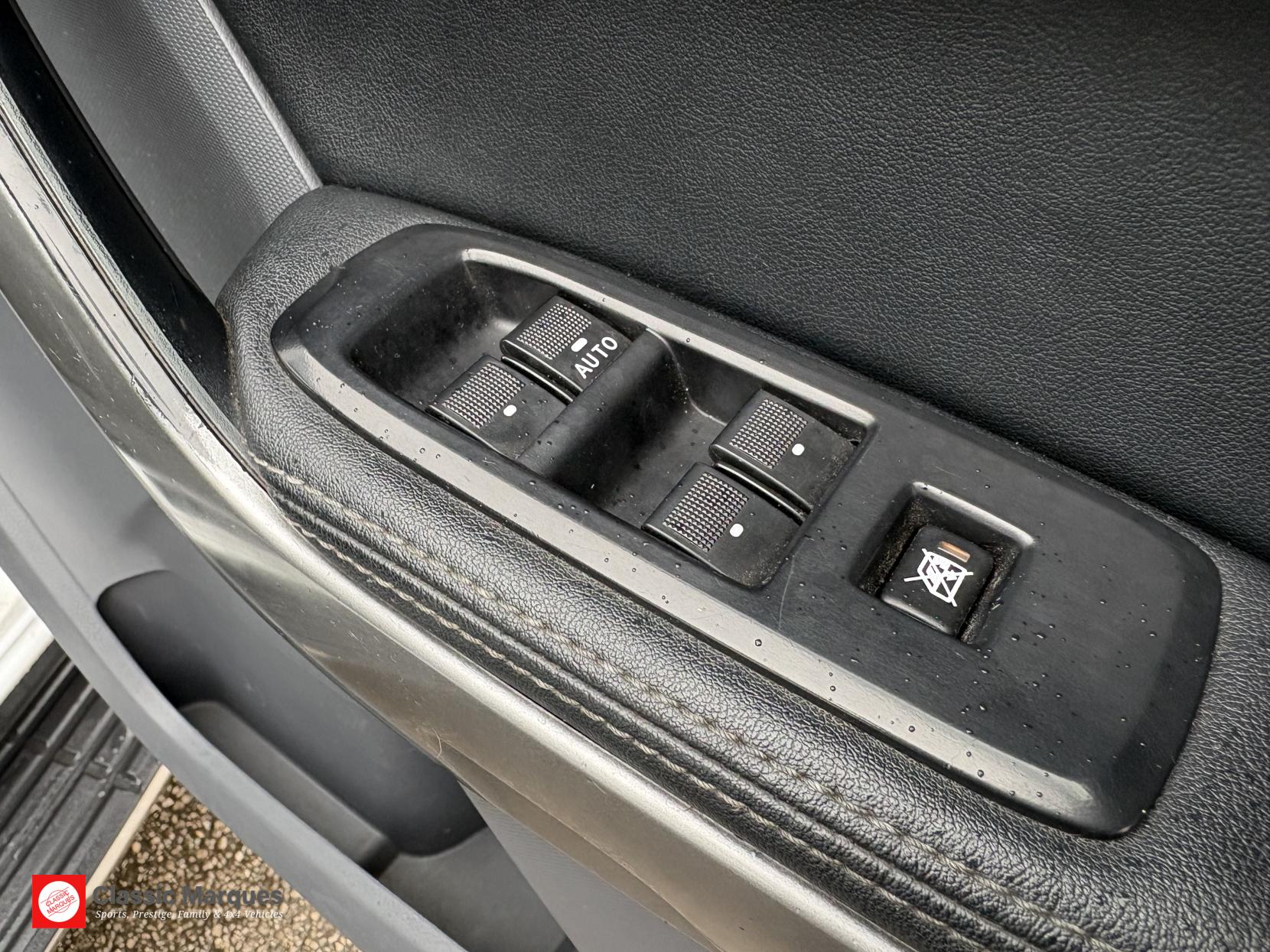 Ford Ranger 2.2 TDCi Limited Pickup Double Cab 4dr Diesel Durashift 4WD Euro 5 (150 ps)