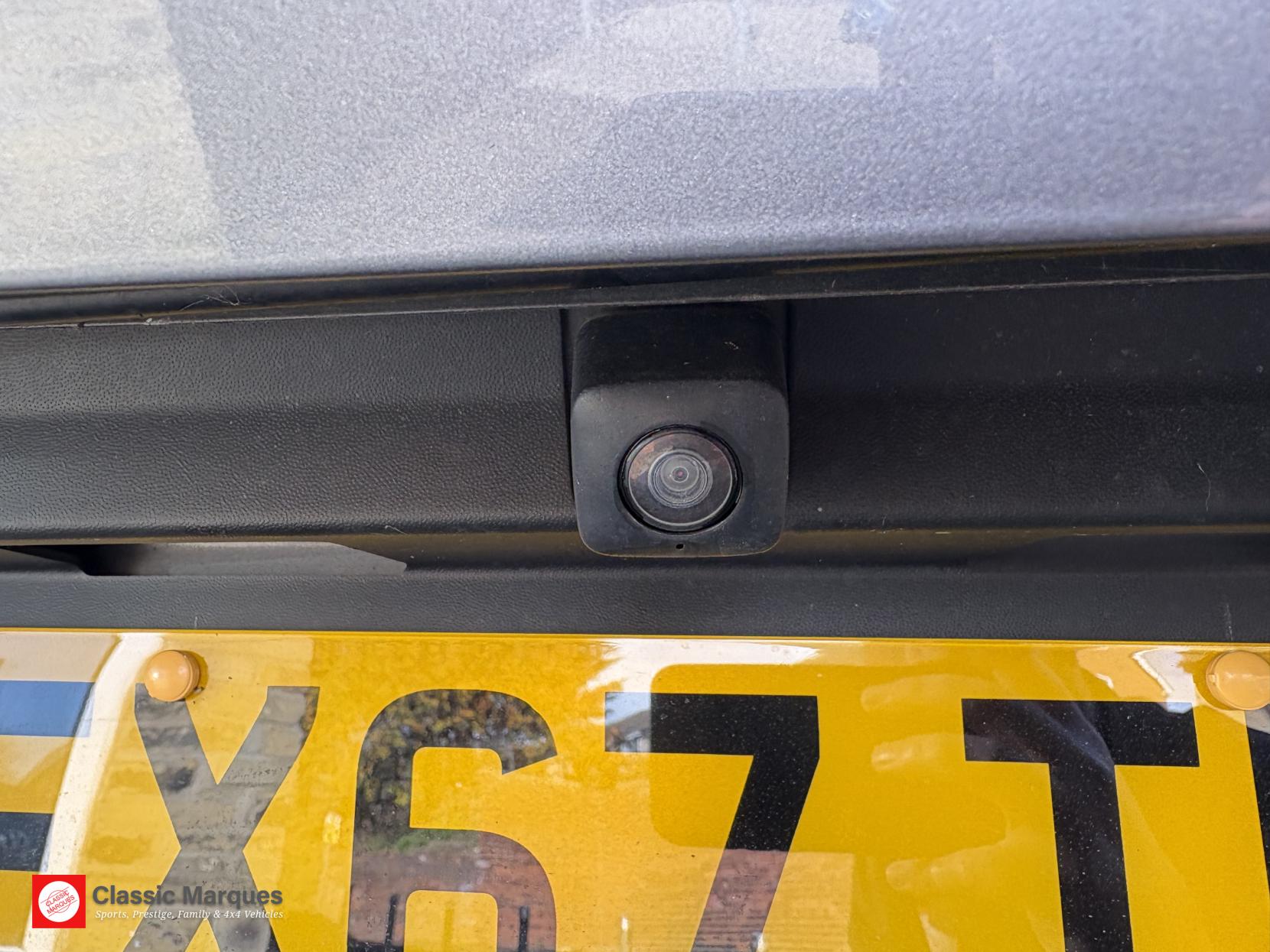 Volkswagen Amarok 3.0 TDI V6 BlueMotion Tech Highline Pickup Double Cab 4dr Diesel Auto 4Motion Euro 6 (s/s) (224 ps)