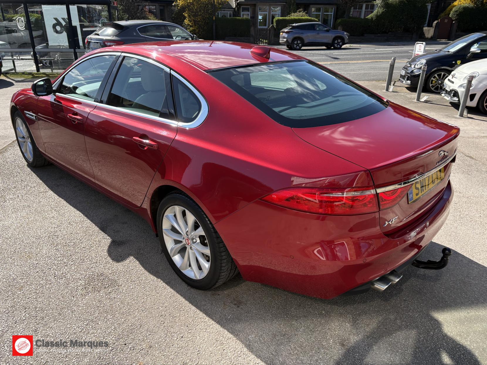 Jaguar XF 2.0d Portfolio Saloon 4dr Diesel Auto AWD Euro 6 (s/s) (180 ps)