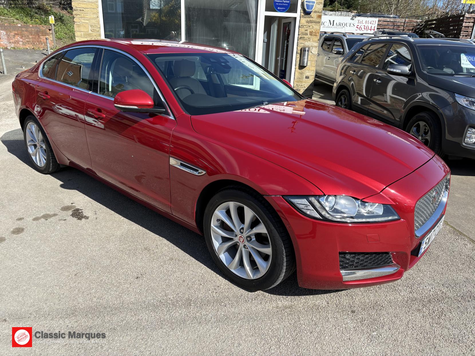 Jaguar XF 2.0d Portfolio Saloon 4dr Diesel Auto AWD Euro 6 (s/s) (180 ps)