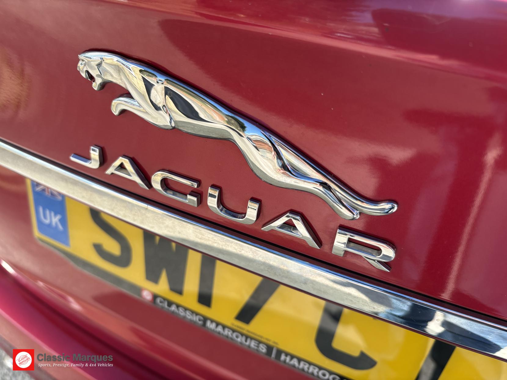 Jaguar XF 2.0d Portfolio Saloon 4dr Diesel Auto AWD Euro 6 (s/s) (180 ps)