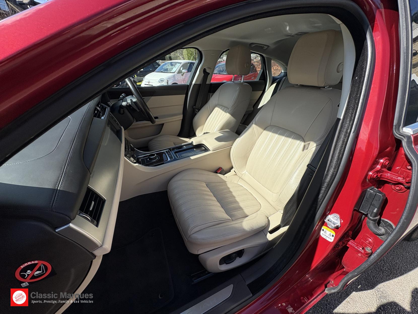 Jaguar XF 2.0d Portfolio Saloon 4dr Diesel Auto AWD Euro 6 (s/s) (180 ps)