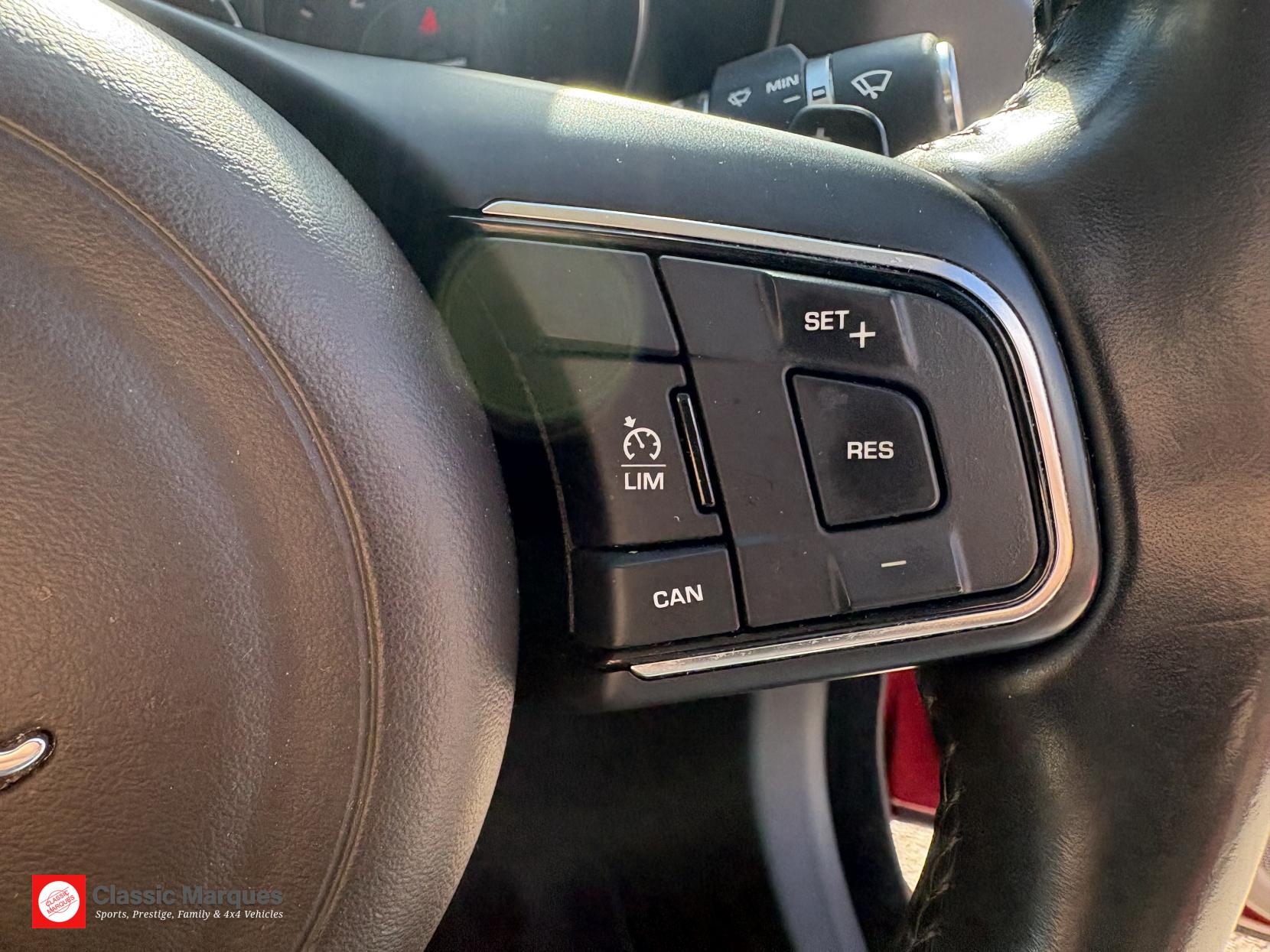 Jaguar XF 2.0d Portfolio Saloon 4dr Diesel Auto AWD Euro 6 (s/s) (180 ps)