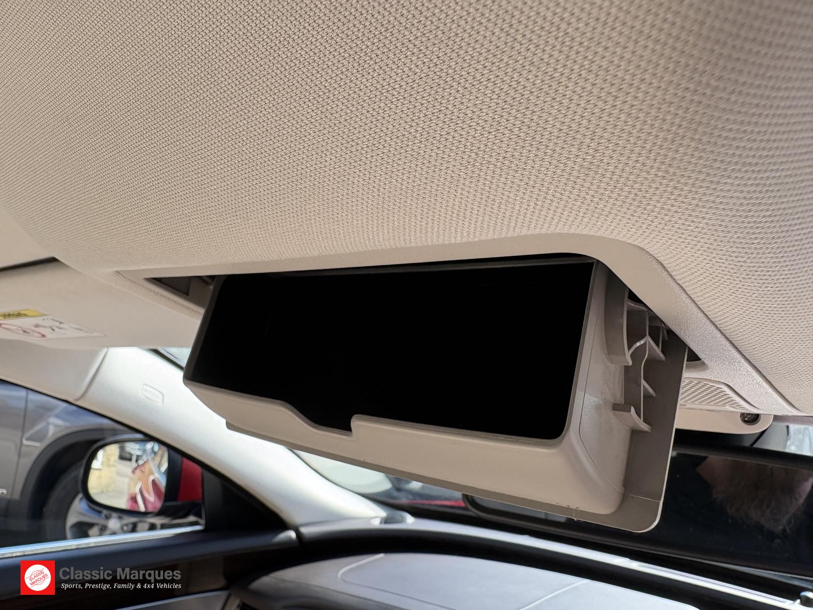 Jaguar XF 2.0d Portfolio Saloon 4dr Diesel Auto AWD Euro 6 (s/s) (180 ps)