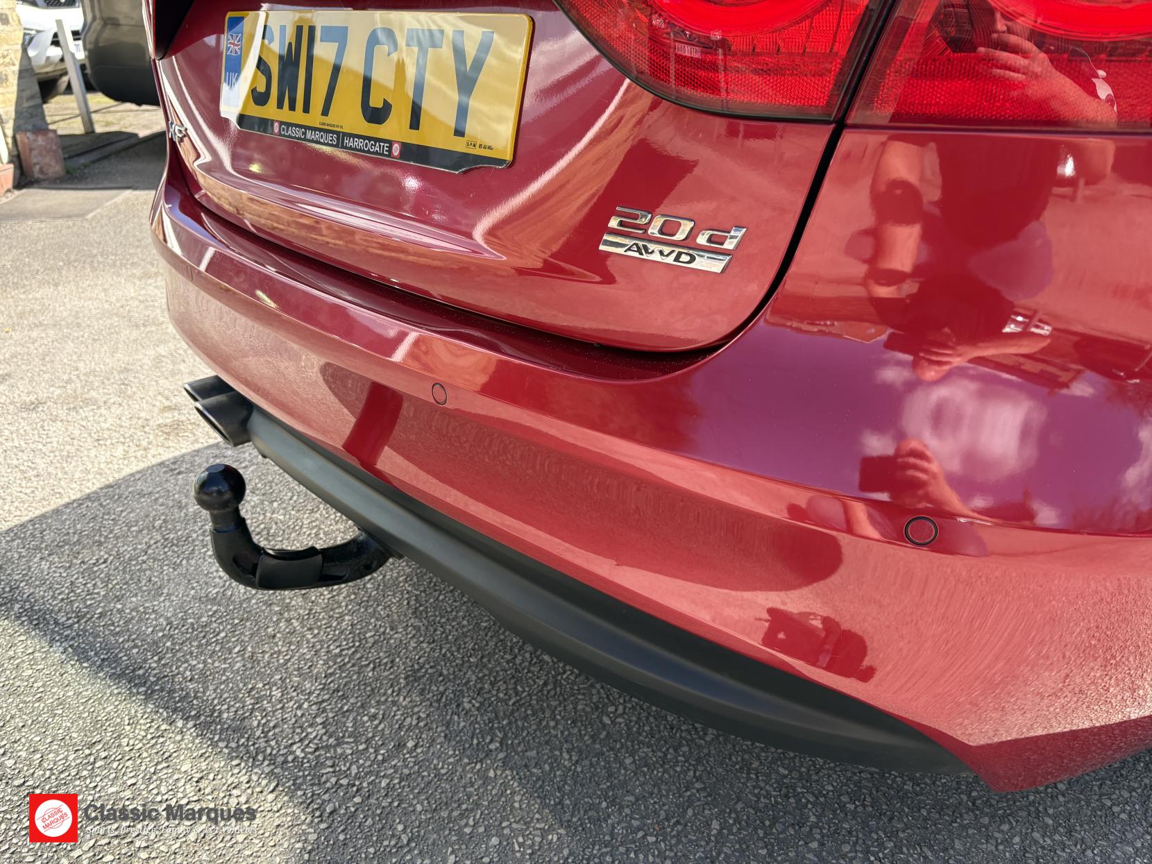 Jaguar XF 2.0d Portfolio Saloon 4dr Diesel Auto AWD Euro 6 (s/s) (180 ps)