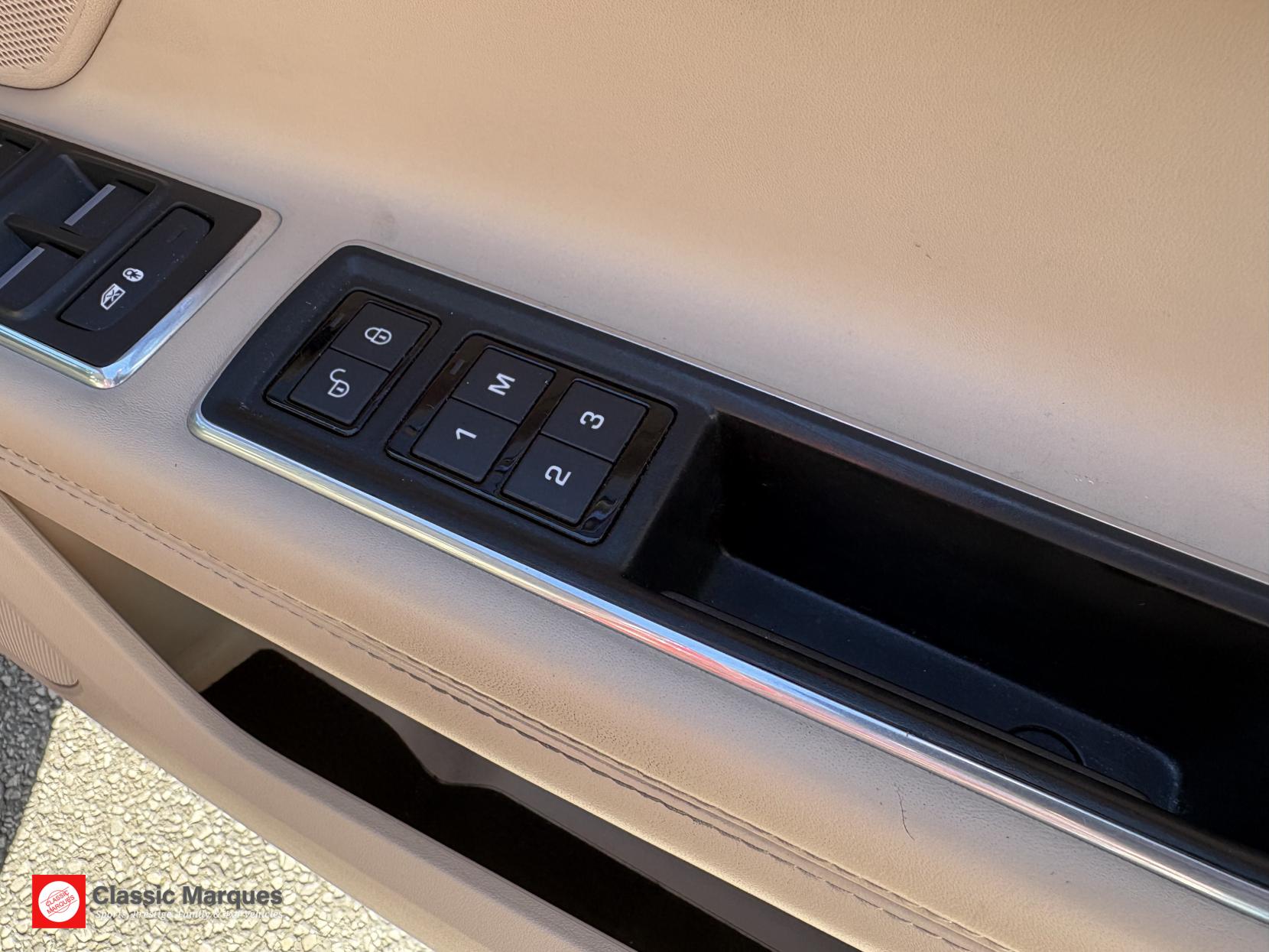 Jaguar XF 2.0d Portfolio Saloon 4dr Diesel Auto AWD Euro 6 (s/s) (180 ps)