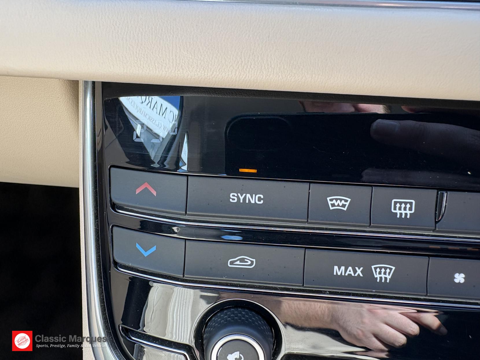 Jaguar XF 2.0d Portfolio Saloon 4dr Diesel Auto AWD Euro 6 (s/s) (180 ps)