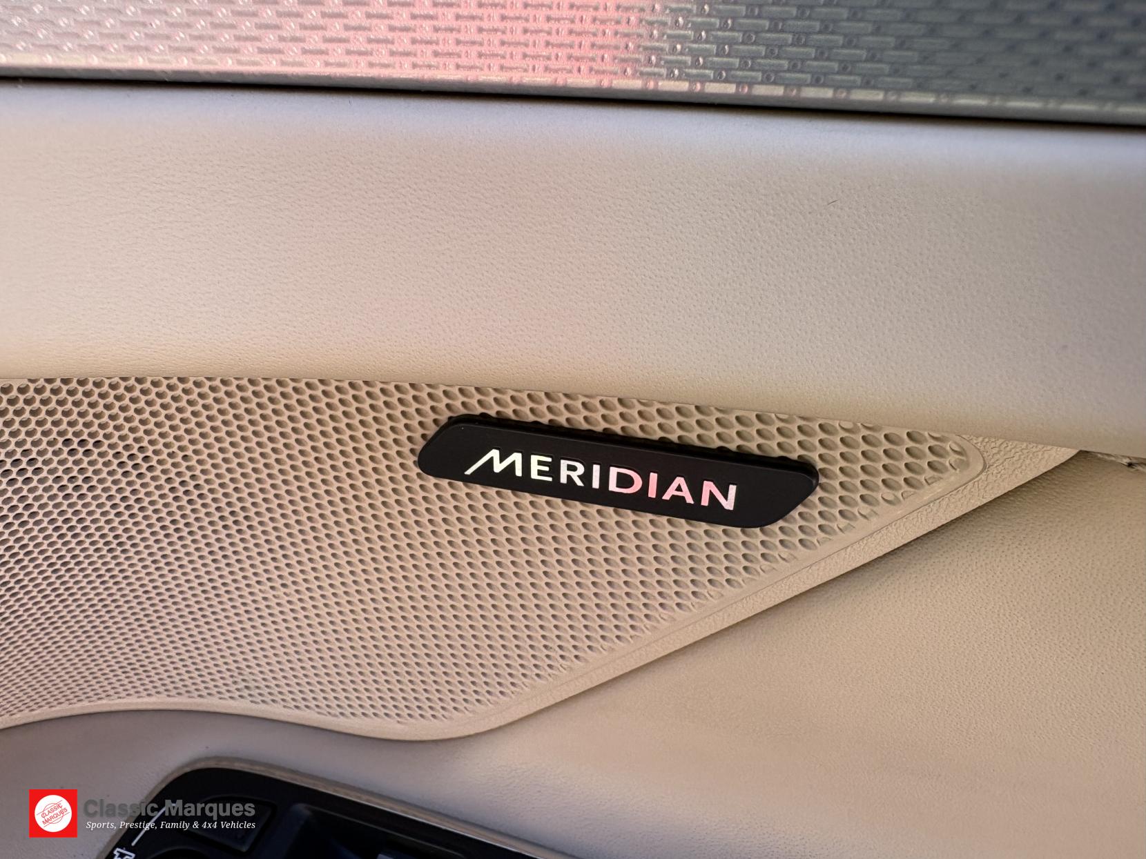 Jaguar XF 2.0d Portfolio Saloon 4dr Diesel Auto AWD Euro 6 (s/s) (180 ps)