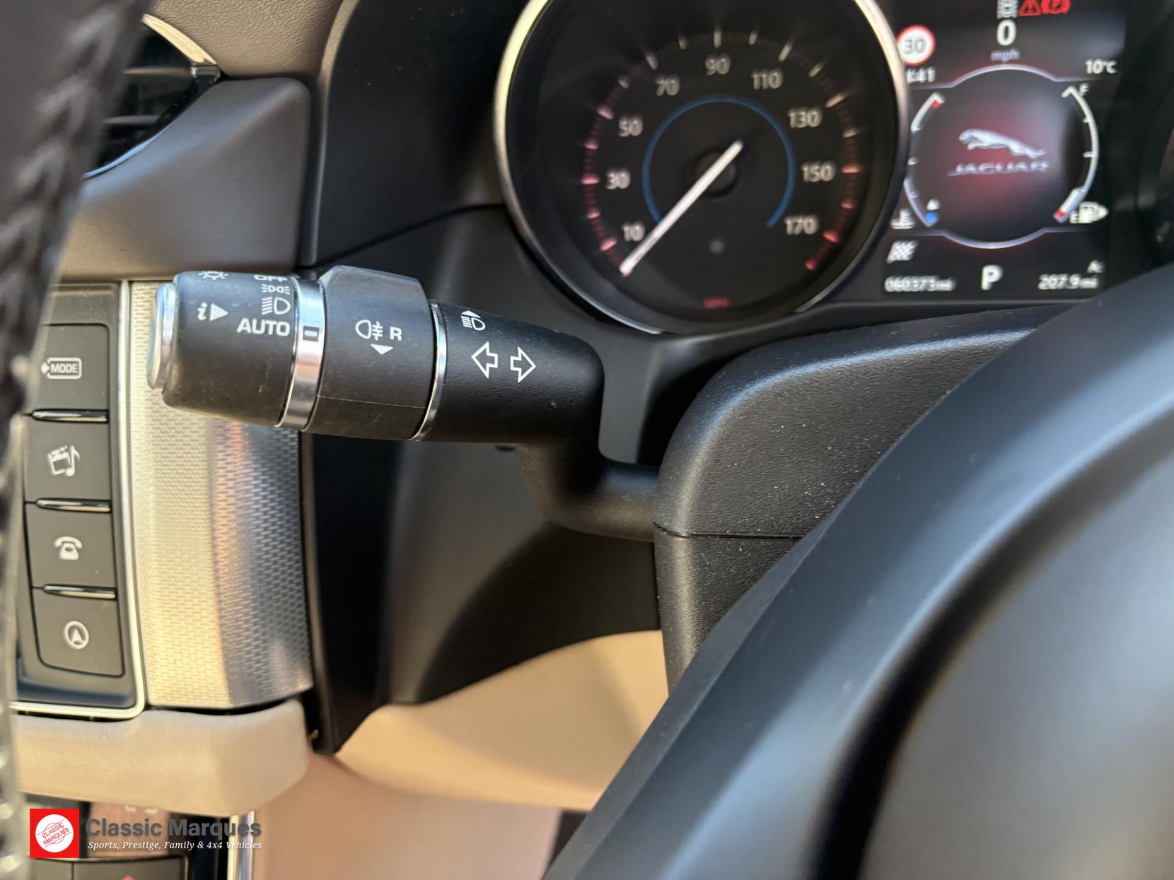 Jaguar XF 2.0d Portfolio Saloon 4dr Diesel Auto AWD Euro 6 (s/s) (180 ps)