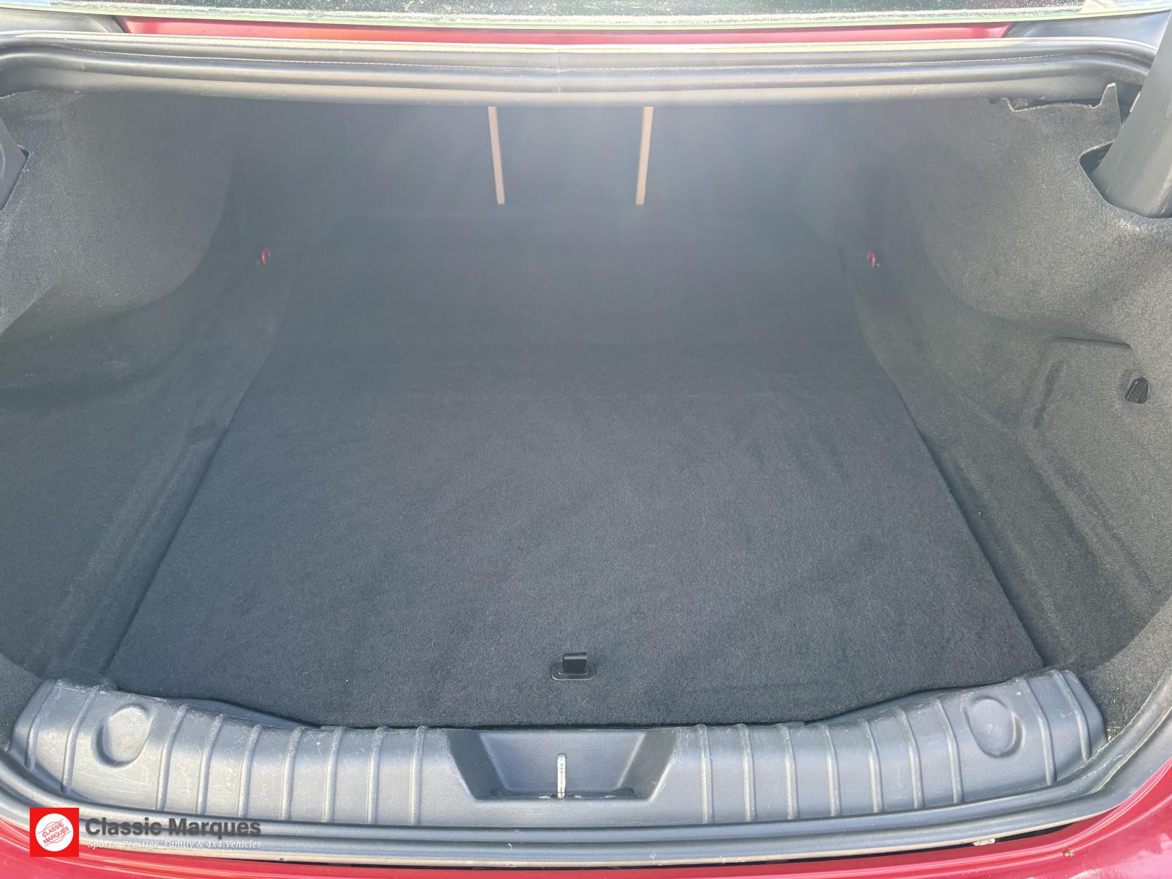 Jaguar XF 2.0d Portfolio Saloon 4dr Diesel Auto AWD Euro 6 (s/s) (180 ps)