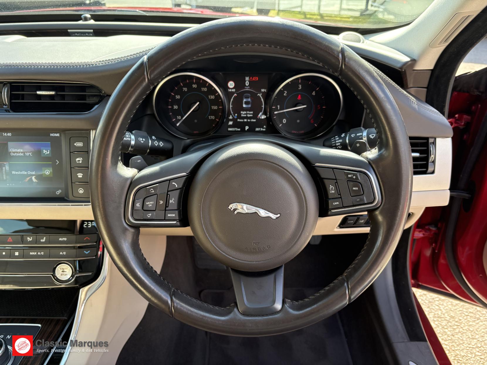 Jaguar XF 2.0d Portfolio Saloon 4dr Diesel Auto AWD Euro 6 (s/s) (180 ps)