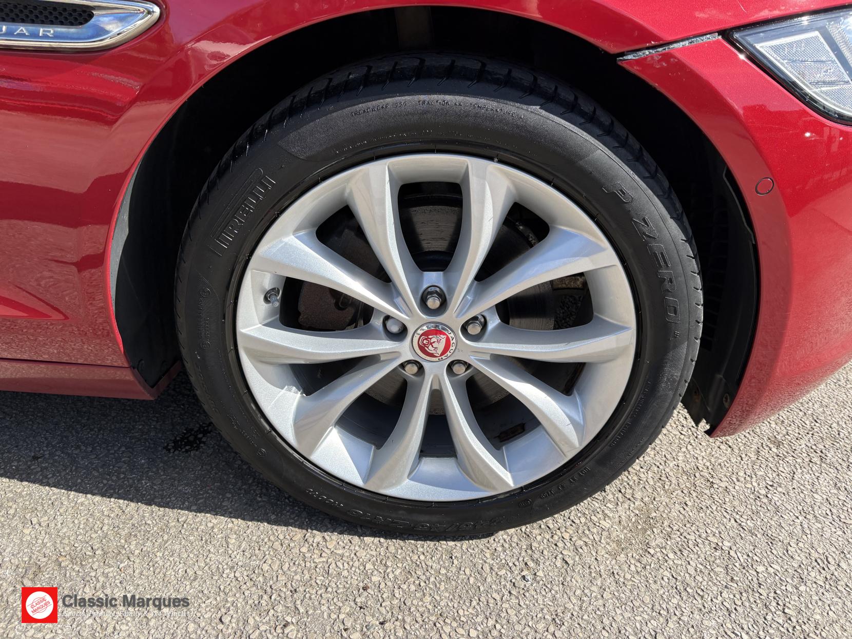 Jaguar XF 2.0d Portfolio Saloon 4dr Diesel Auto AWD Euro 6 (s/s) (180 ps)