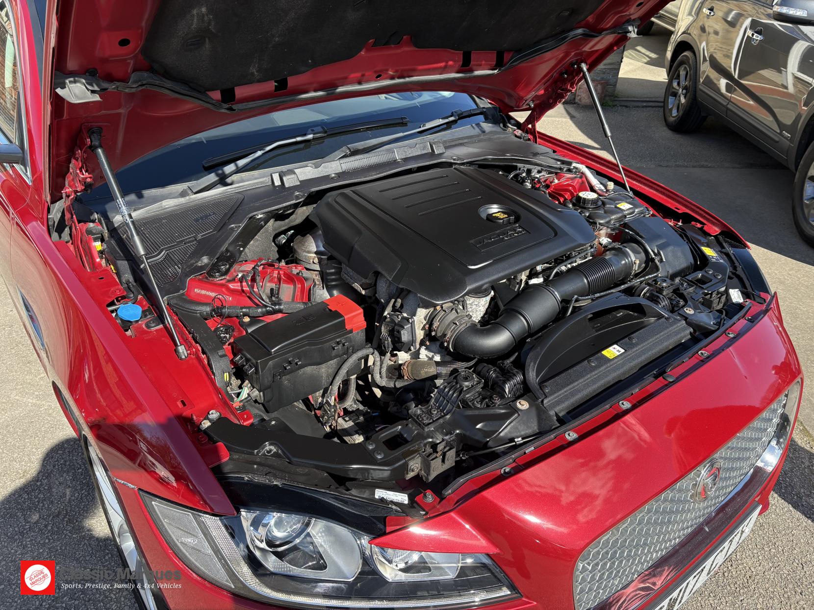 Jaguar XF 2.0d Portfolio Saloon 4dr Diesel Auto AWD Euro 6 (s/s) (180 ps)