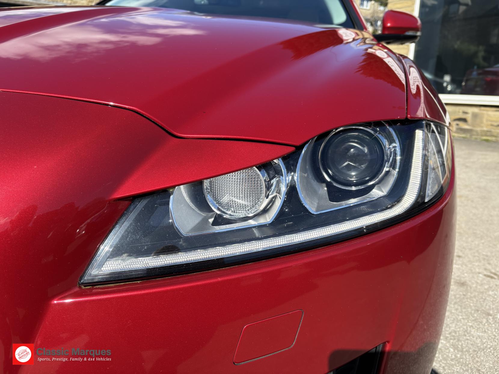 Jaguar XF 2.0d Portfolio Saloon 4dr Diesel Auto AWD Euro 6 (s/s) (180 ps)