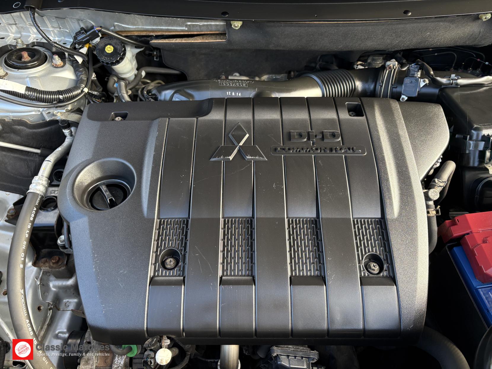 Mitsubishi Outlander 2.2 DI-D Juro SUV 5dr Diesel Manual 4WD Euro 6 (s/s) (147 ps)