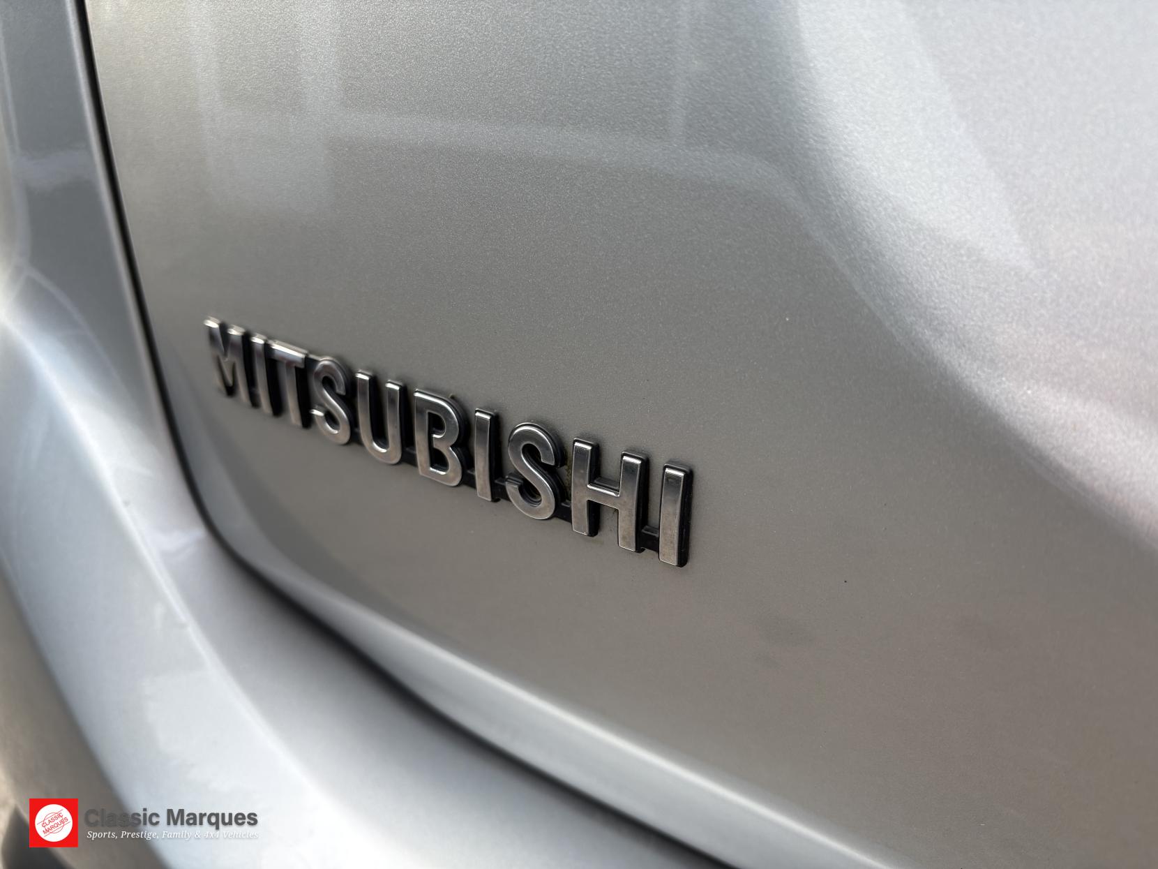 Mitsubishi Outlander 2.2 DI-D Juro SUV 5dr Diesel Manual 4WD Euro 6 (s/s) (147 ps)