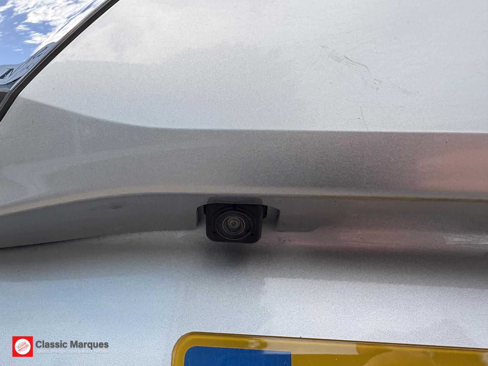 Mitsubishi Outlander 2.2 DI-D Juro SUV 5dr Diesel Manual 4WD Euro 6 (s/s) (147 ps)