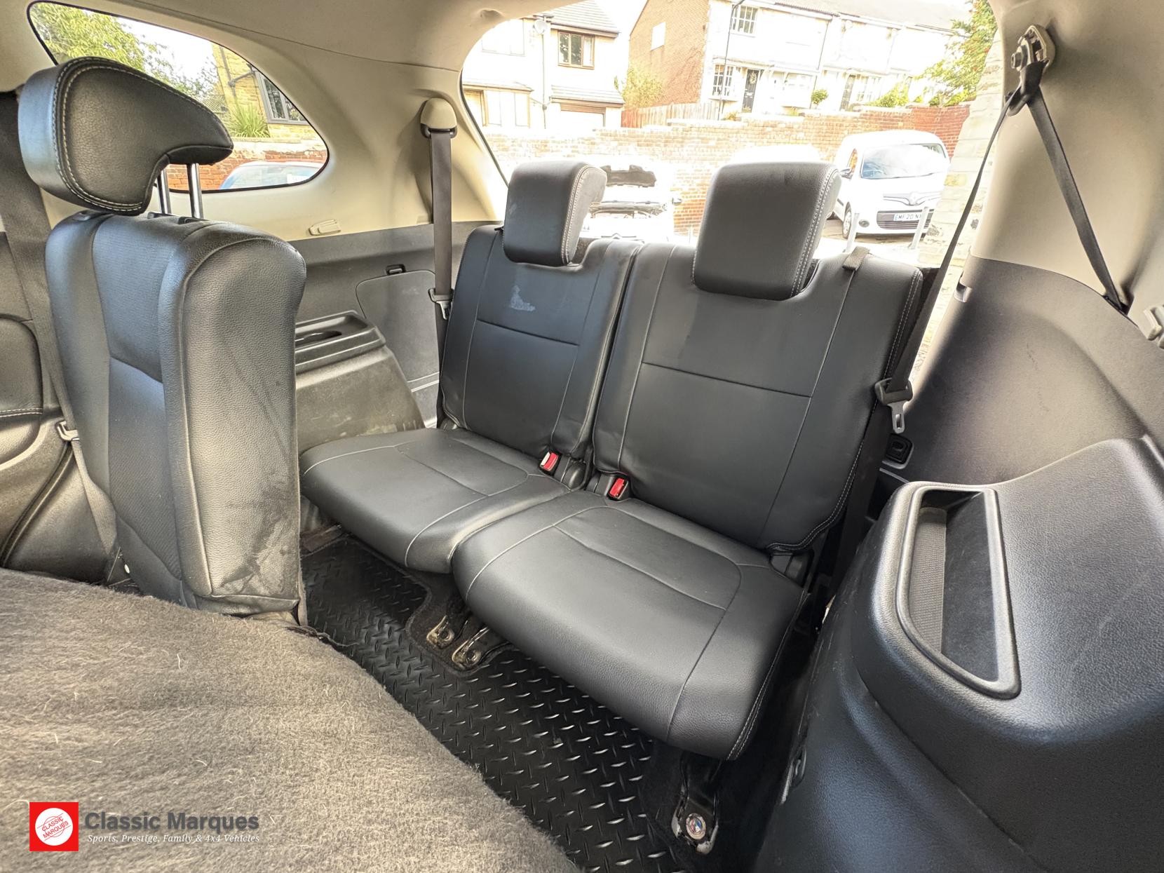 Mitsubishi Outlander 2.2 DI-D Juro SUV 5dr Diesel Manual 4WD Euro 6 (s/s) (147 ps)