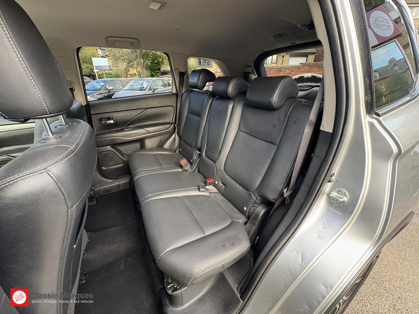 Mitsubishi Outlander 2.2 DI-D Juro SUV 5dr Diesel Manual 4WD Euro 6 (s/s) (147 ps)