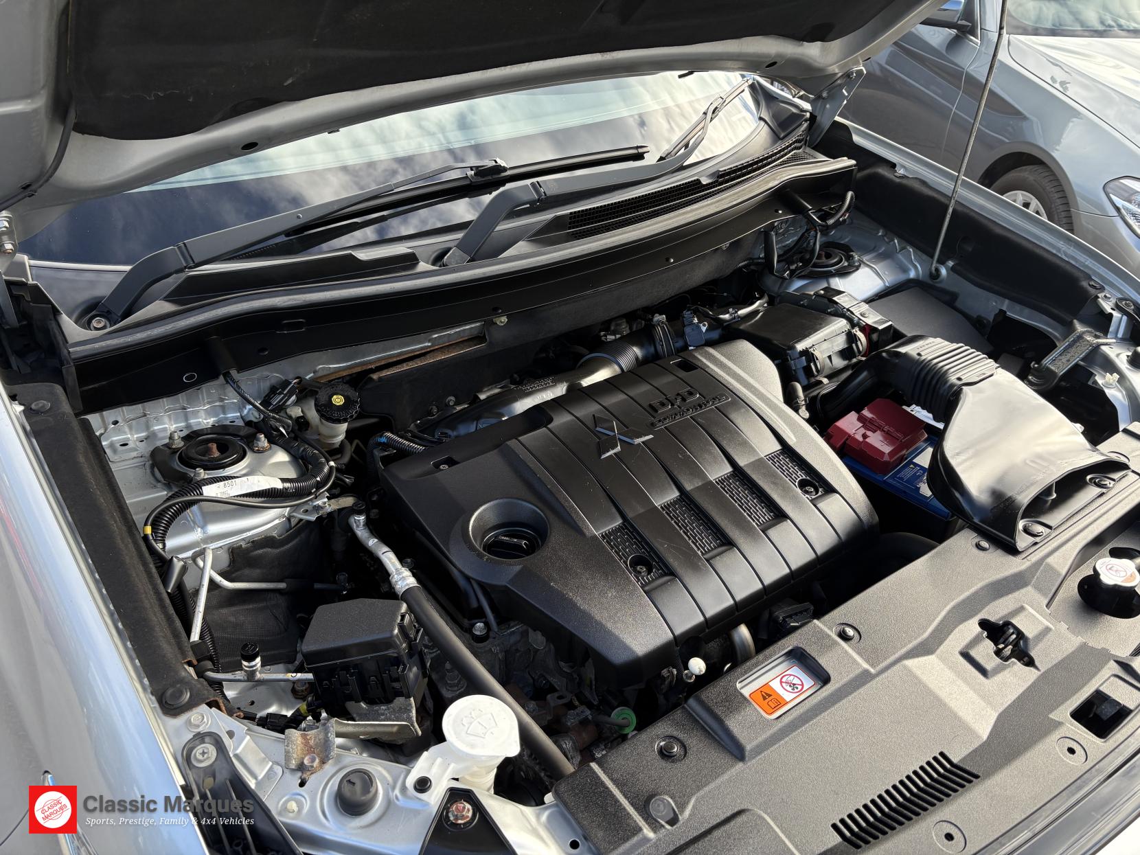 Mitsubishi Outlander 2.2 DI-D Juro SUV 5dr Diesel Manual 4WD Euro 6 (s/s) (147 ps)