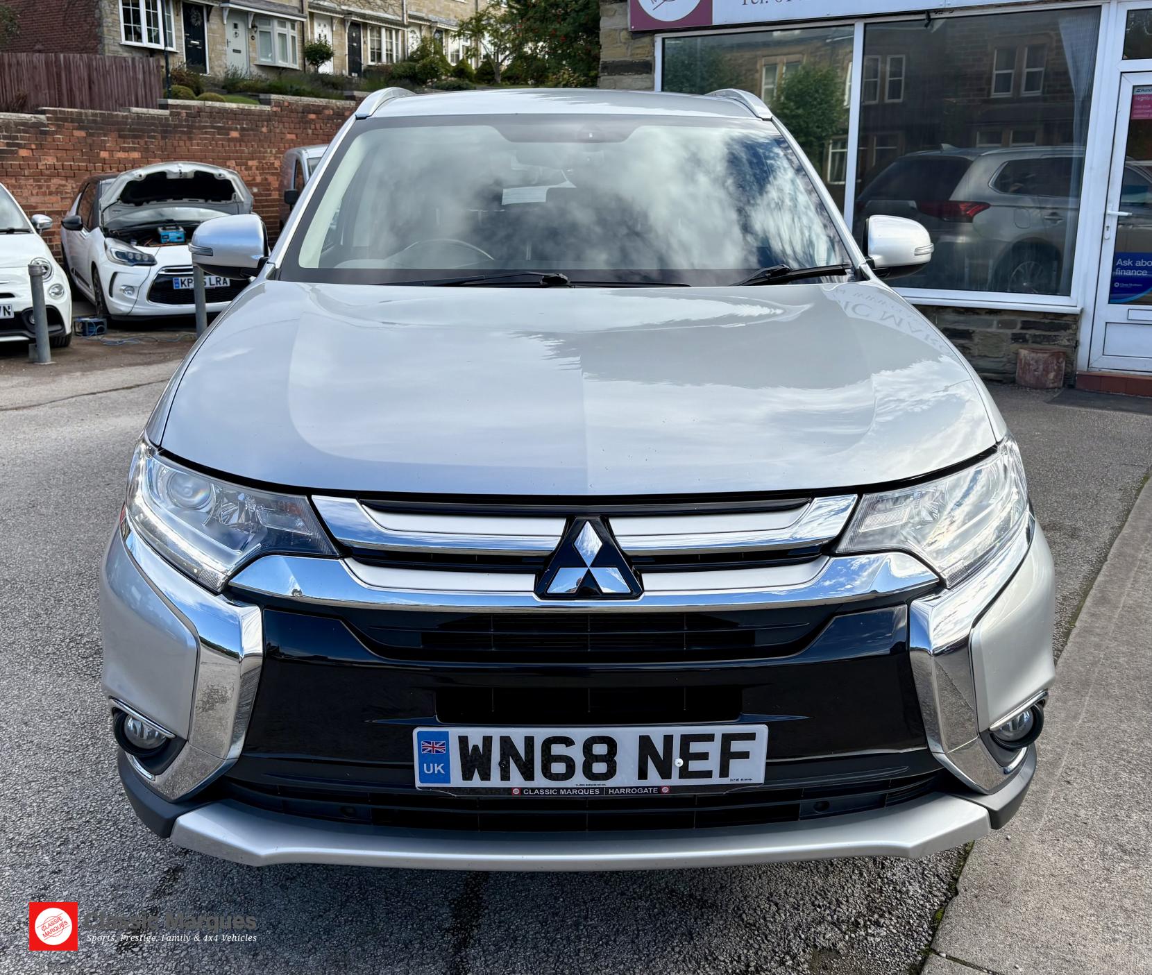 Mitsubishi Outlander 2.2 DI-D Juro SUV 5dr Diesel Manual 4WD Euro 6 (s/s) (147 ps)