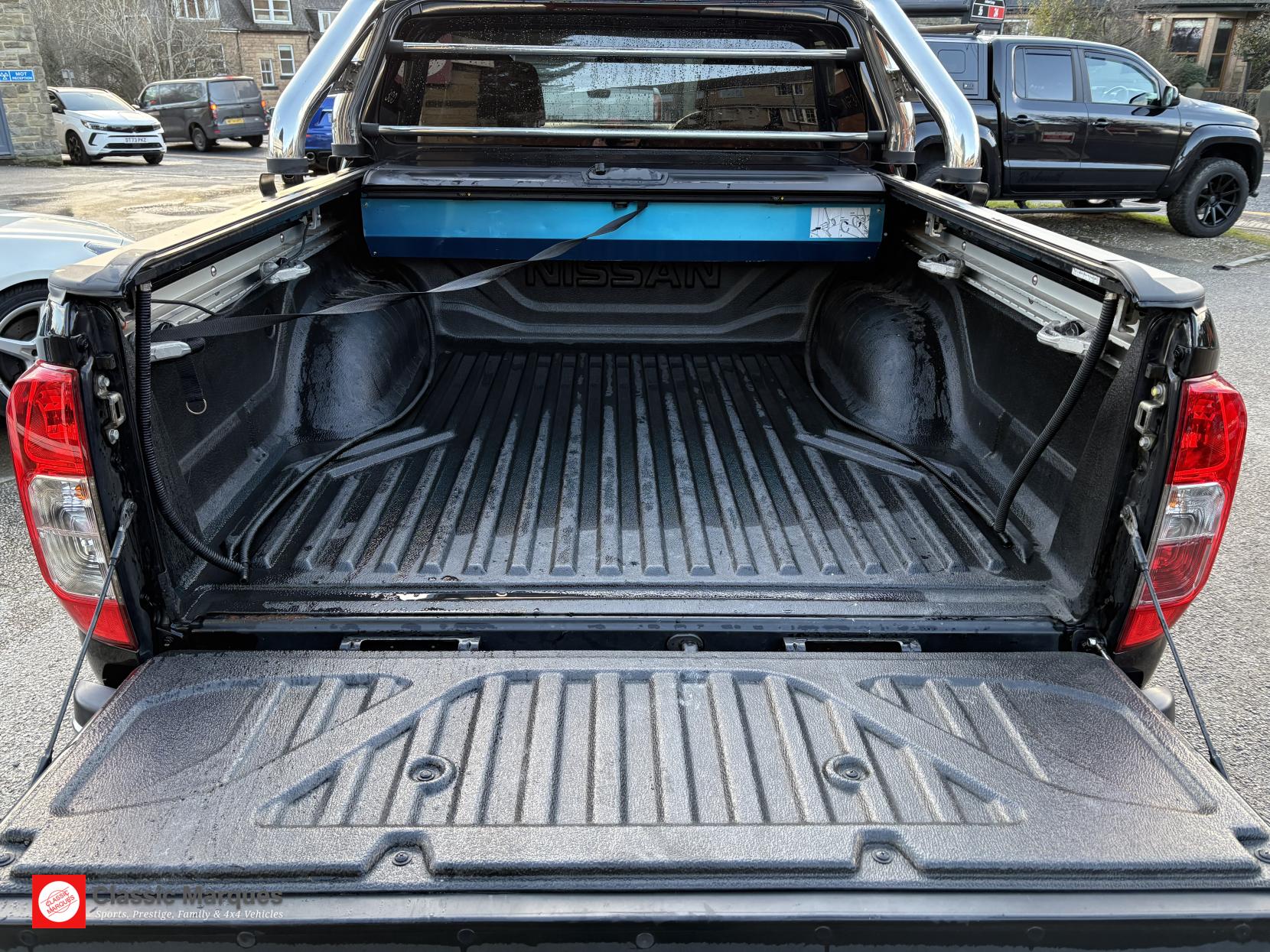 Nissan Navara 2.3 dCi Tekna Pickup Double Cab 4dr Diesel Auto 4WD Euro 6 (190 ps)