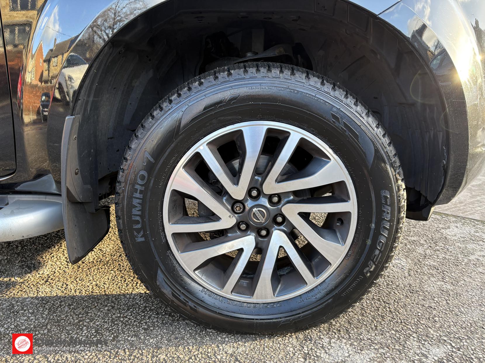 Nissan Navara 2.3 dCi Tekna Pickup Double Cab 4dr Diesel Auto 4WD Euro 6 (190 ps)