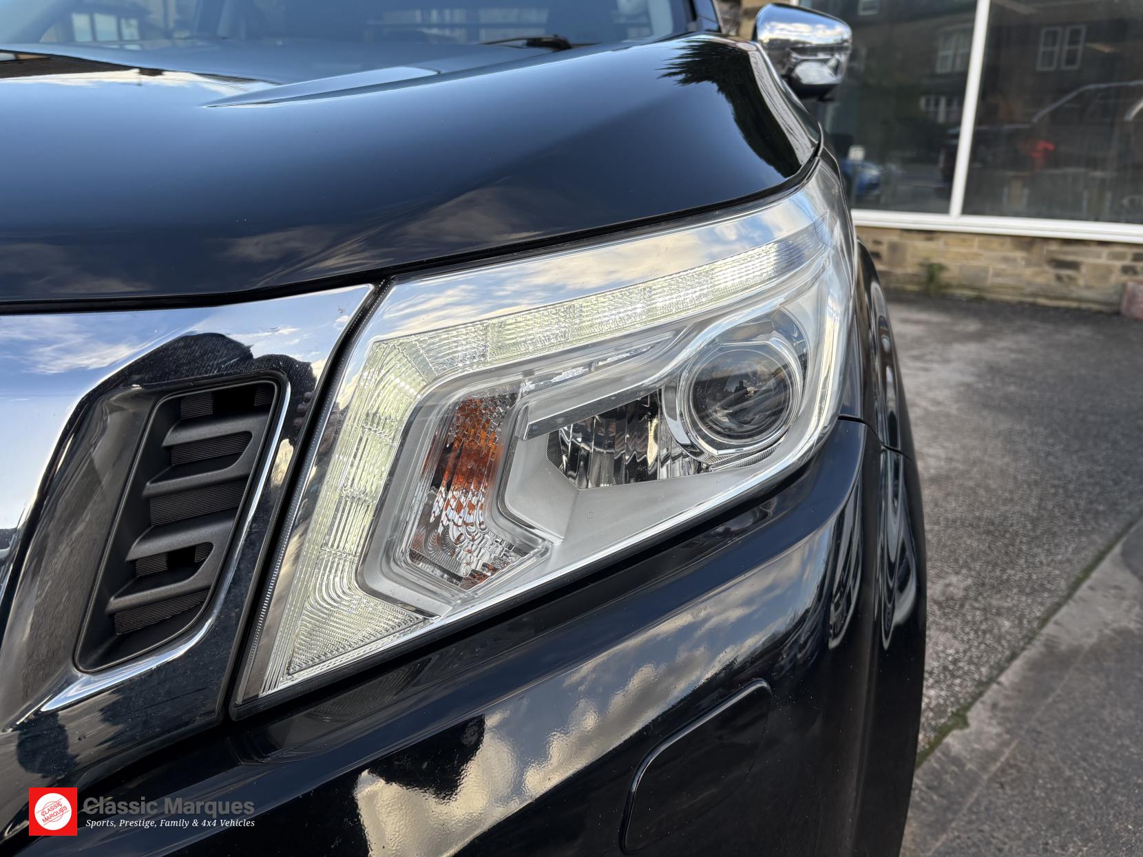 Nissan Navara 2.3 dCi Tekna Pickup Double Cab 4dr Diesel Auto 4WD Euro 6 (190 ps)