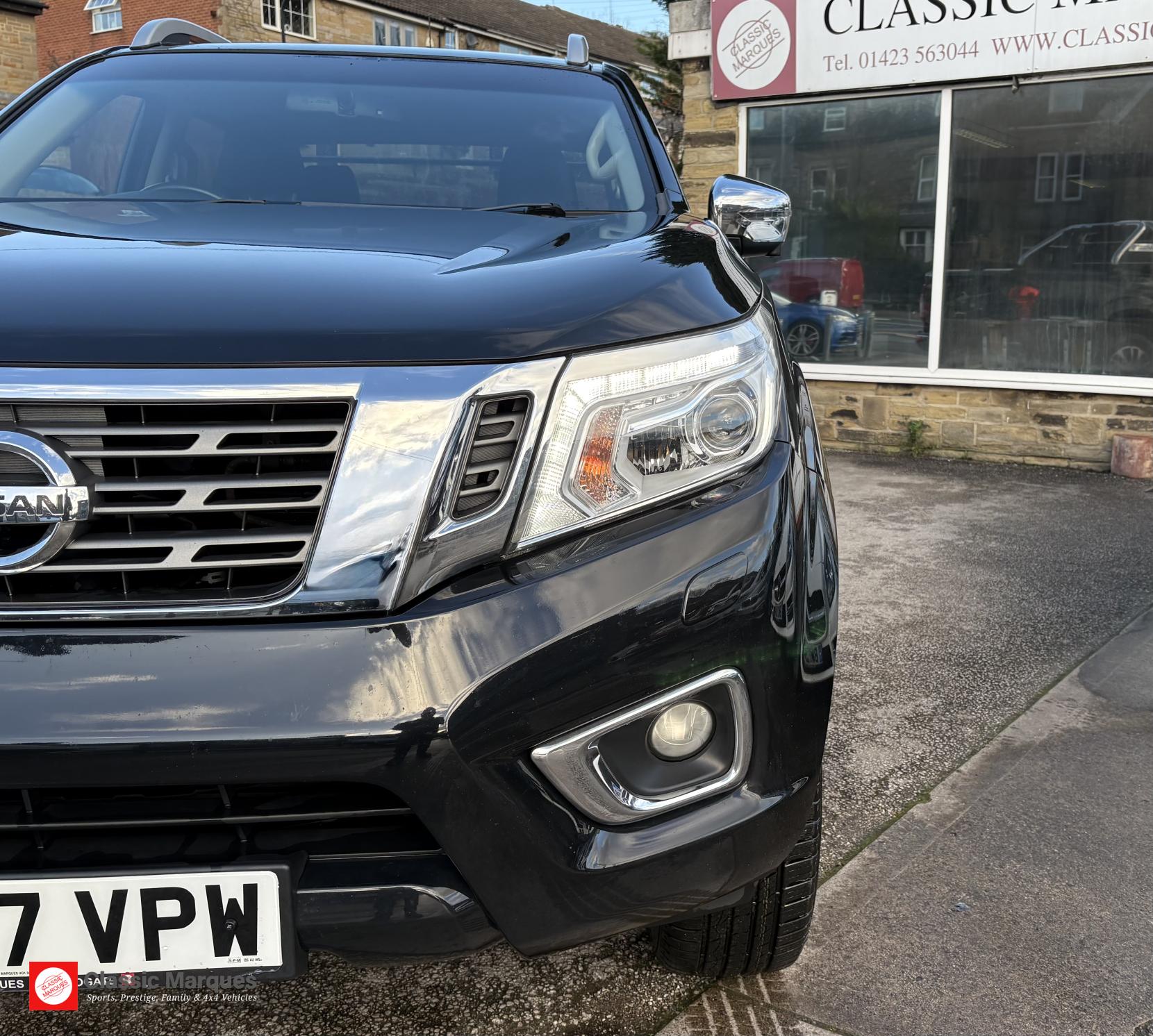 Nissan Navara 2.3 dCi Tekna Pickup Double Cab 4dr Diesel Auto 4WD Euro 6 (190 ps)