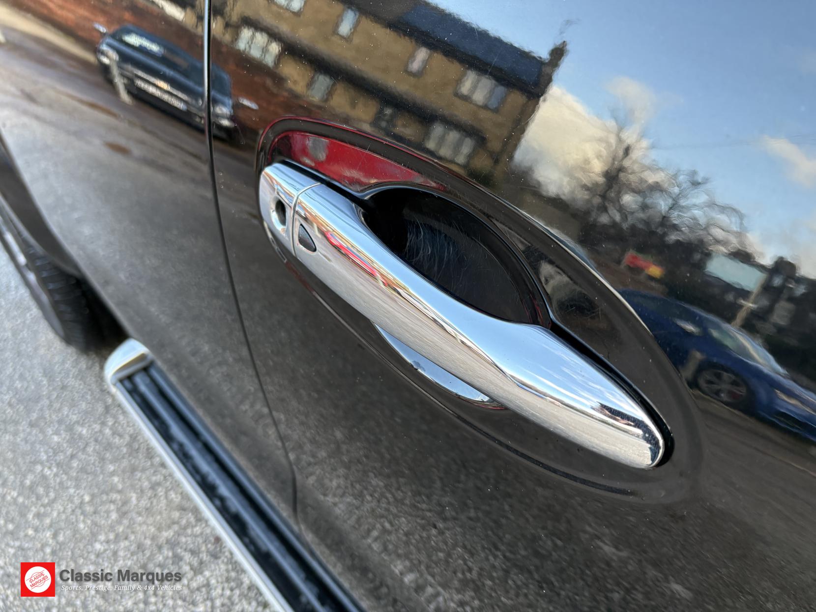 Nissan Navara 2.3 dCi Tekna Pickup Double Cab 4dr Diesel Auto 4WD Euro 6 (190 ps)