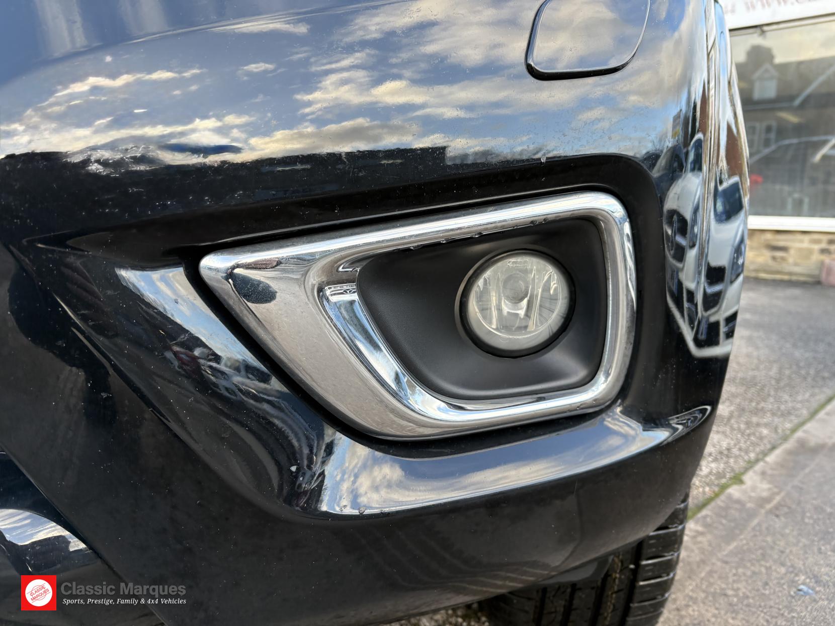 Nissan Navara 2.3 dCi Tekna Pickup Double Cab 4dr Diesel Auto 4WD Euro 6 (190 ps)