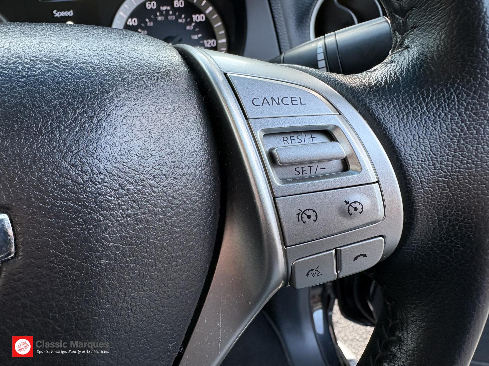 Nissan Navara 2.3 dCi Tekna Pickup Double Cab 4dr Diesel Auto 4WD Euro 6 (190 ps)