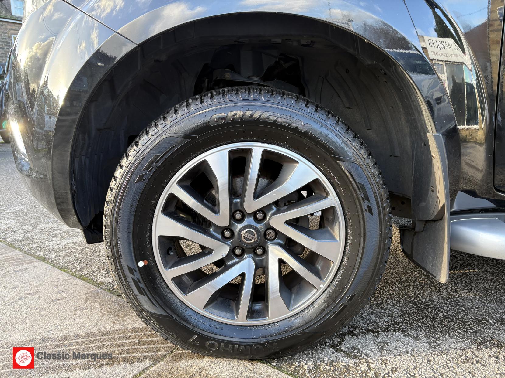 Nissan Navara 2.3 dCi Tekna Pickup Double Cab 4dr Diesel Auto 4WD Euro 6 (190 ps)