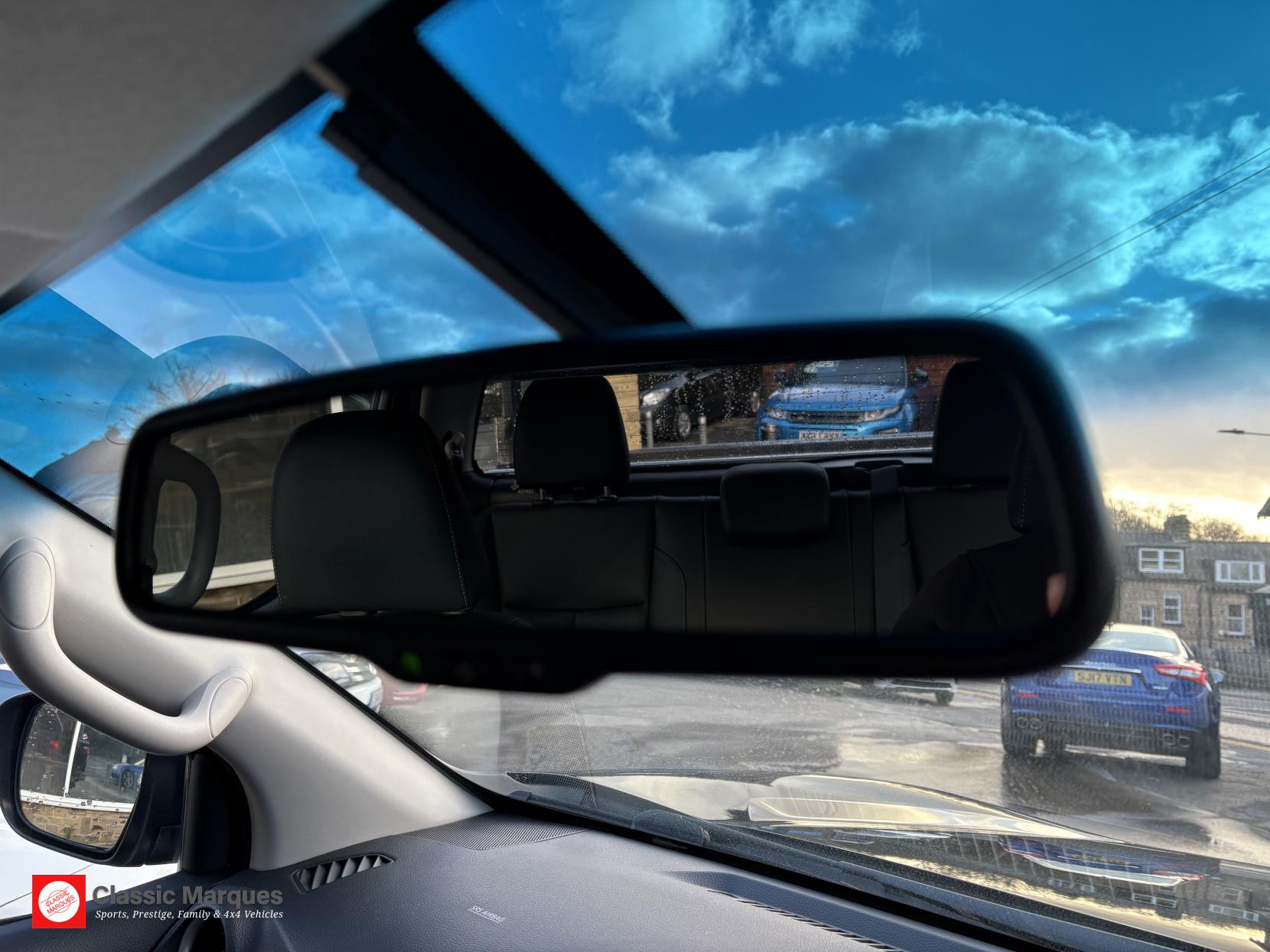 Nissan Navara 2.3 dCi Tekna Pickup Double Cab 4dr Diesel Auto 4WD Euro 6 (190 ps)