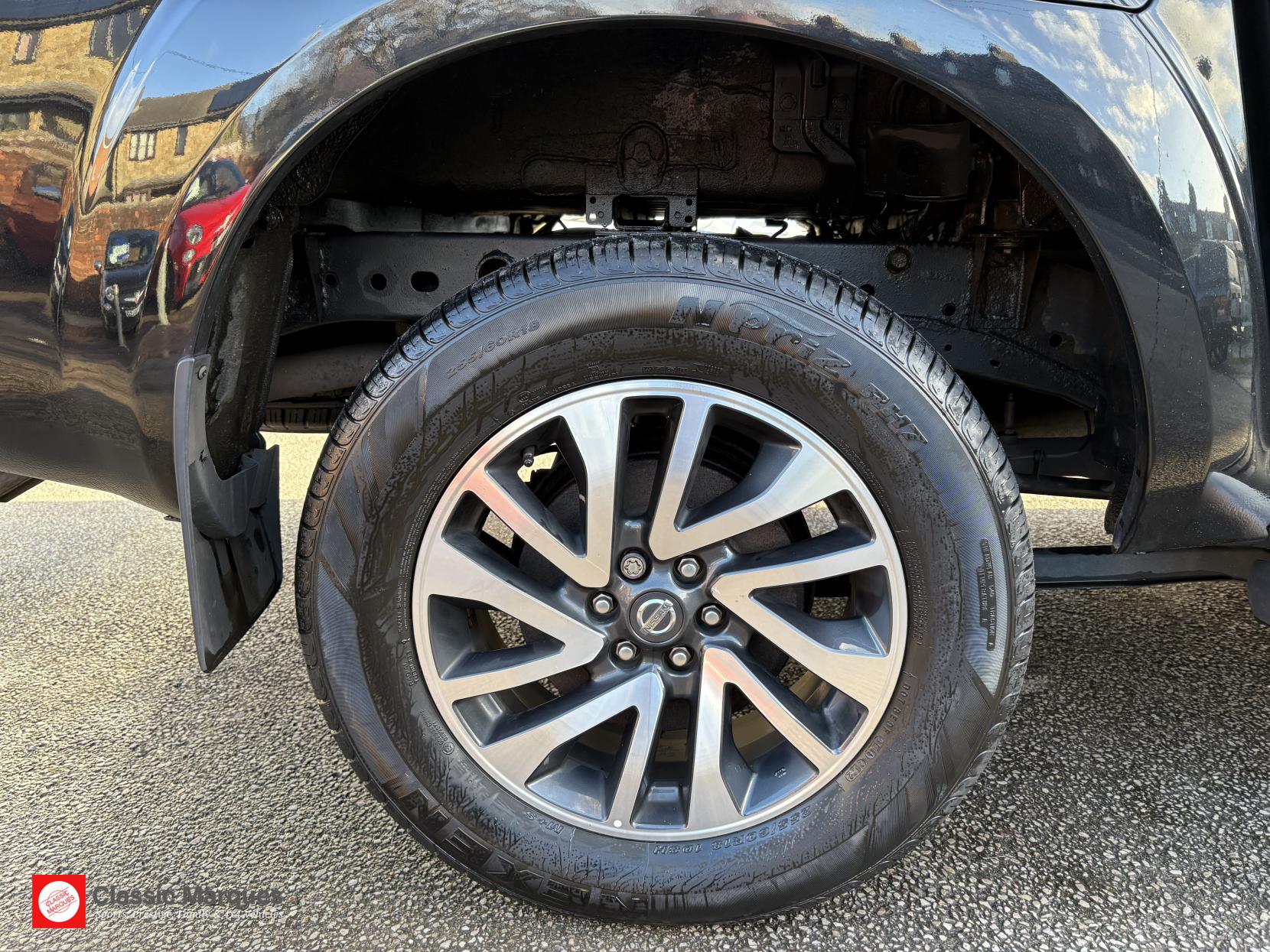 Nissan Navara 2.3 dCi Tekna Pickup Double Cab 4dr Diesel Auto 4WD Euro 6 (190 ps)