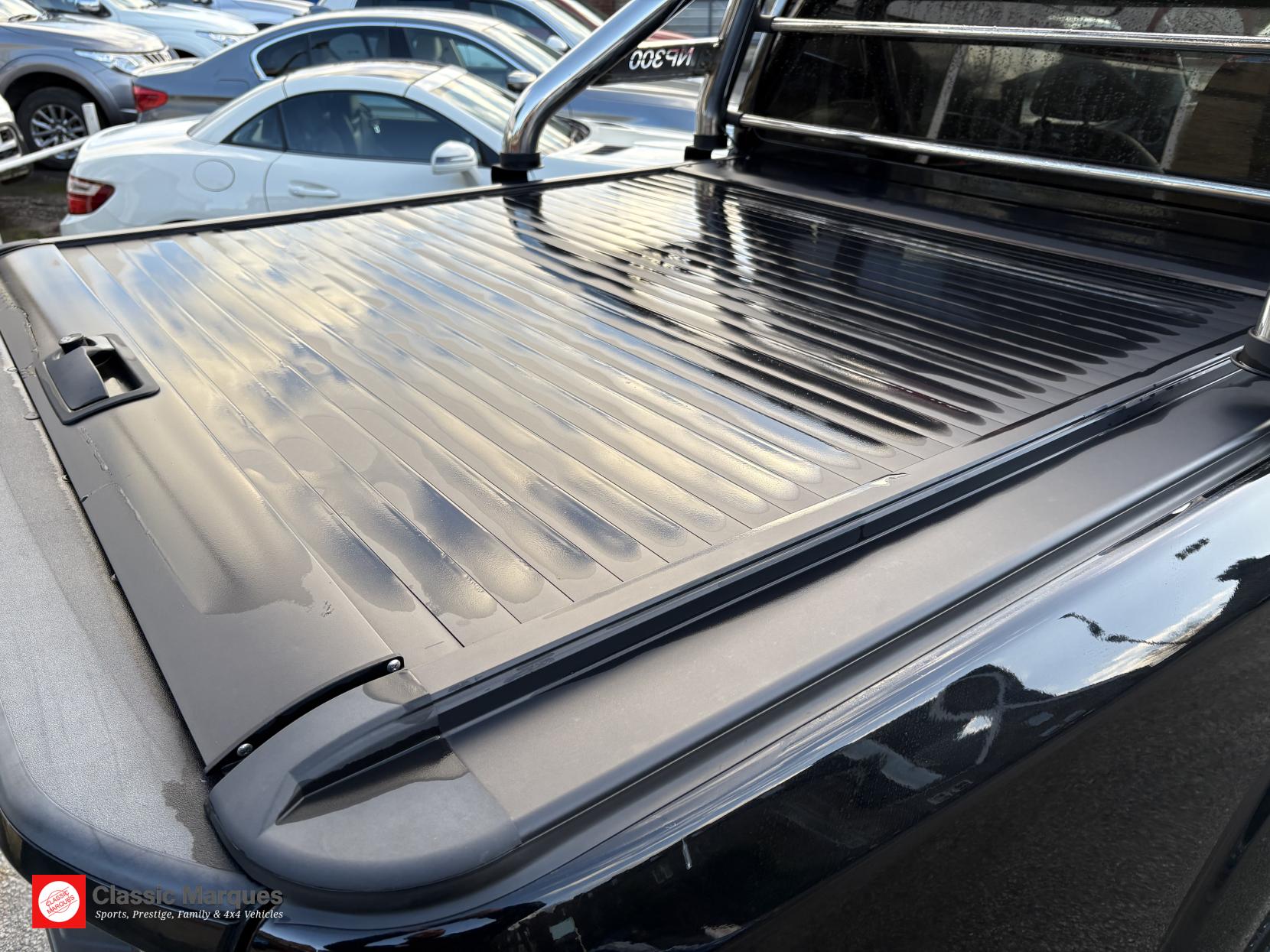 Nissan Navara 2.3 dCi Tekna Pickup Double Cab 4dr Diesel Auto 4WD Euro 6 (190 ps)