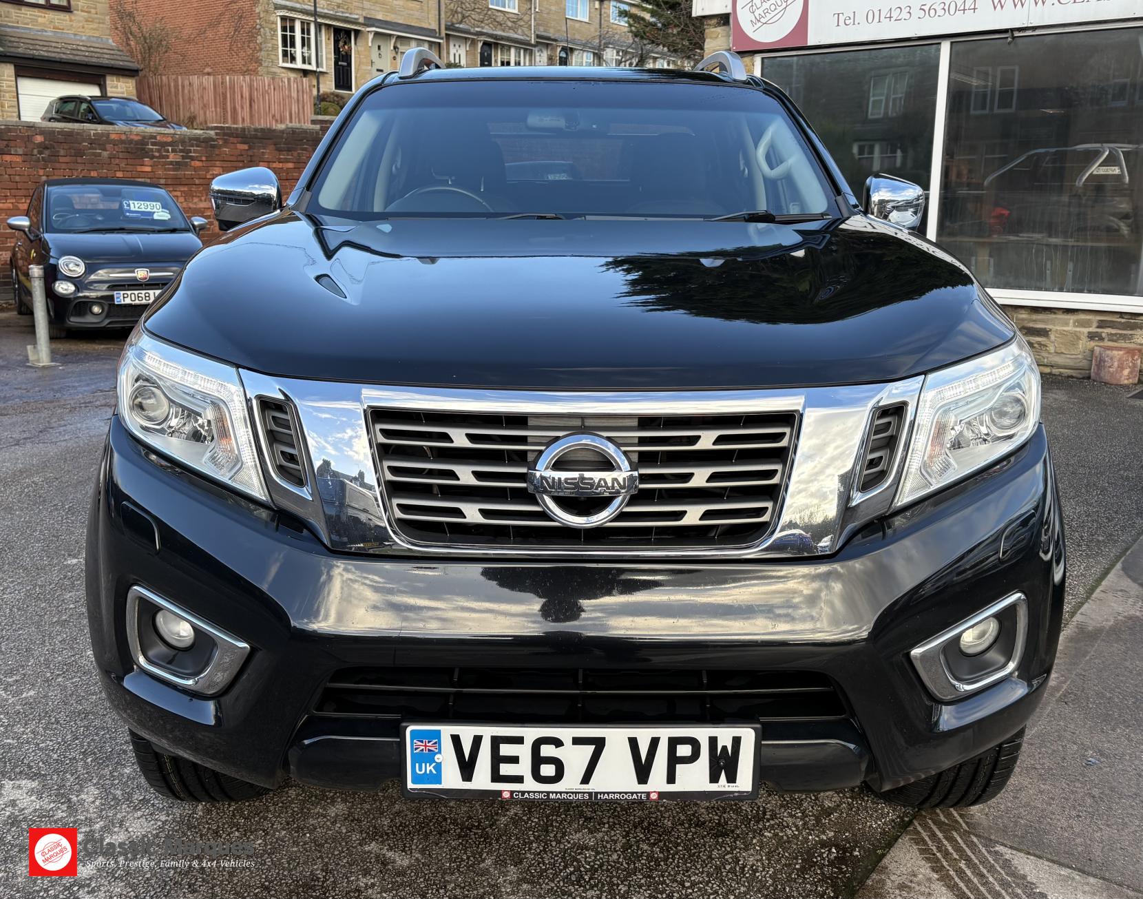 Nissan Navara 2.3 dCi Tekna Pickup Double Cab 4dr Diesel Auto 4WD Euro 6 (190 ps)