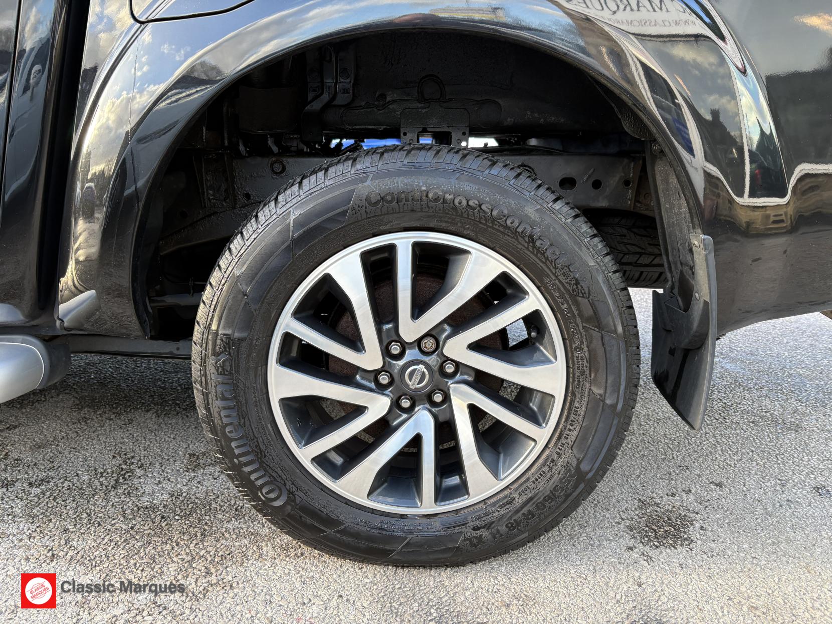 Nissan Navara 2.3 dCi Tekna Pickup Double Cab 4dr Diesel Auto 4WD Euro 6 (190 ps)