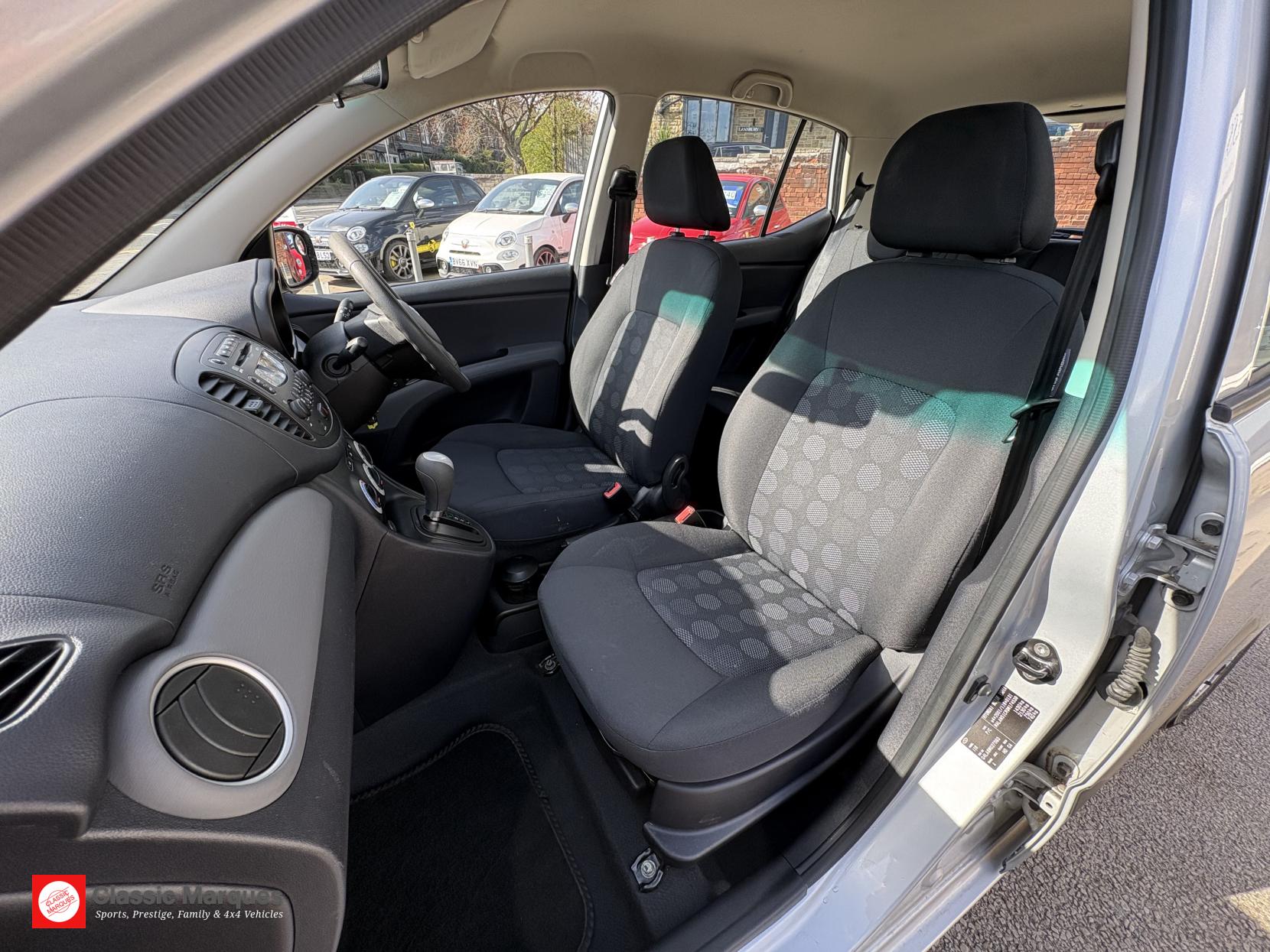 Hyundai i10 1.2 Comfort Hatchback 5dr Petrol Auto Euro 4 (77 bhp)