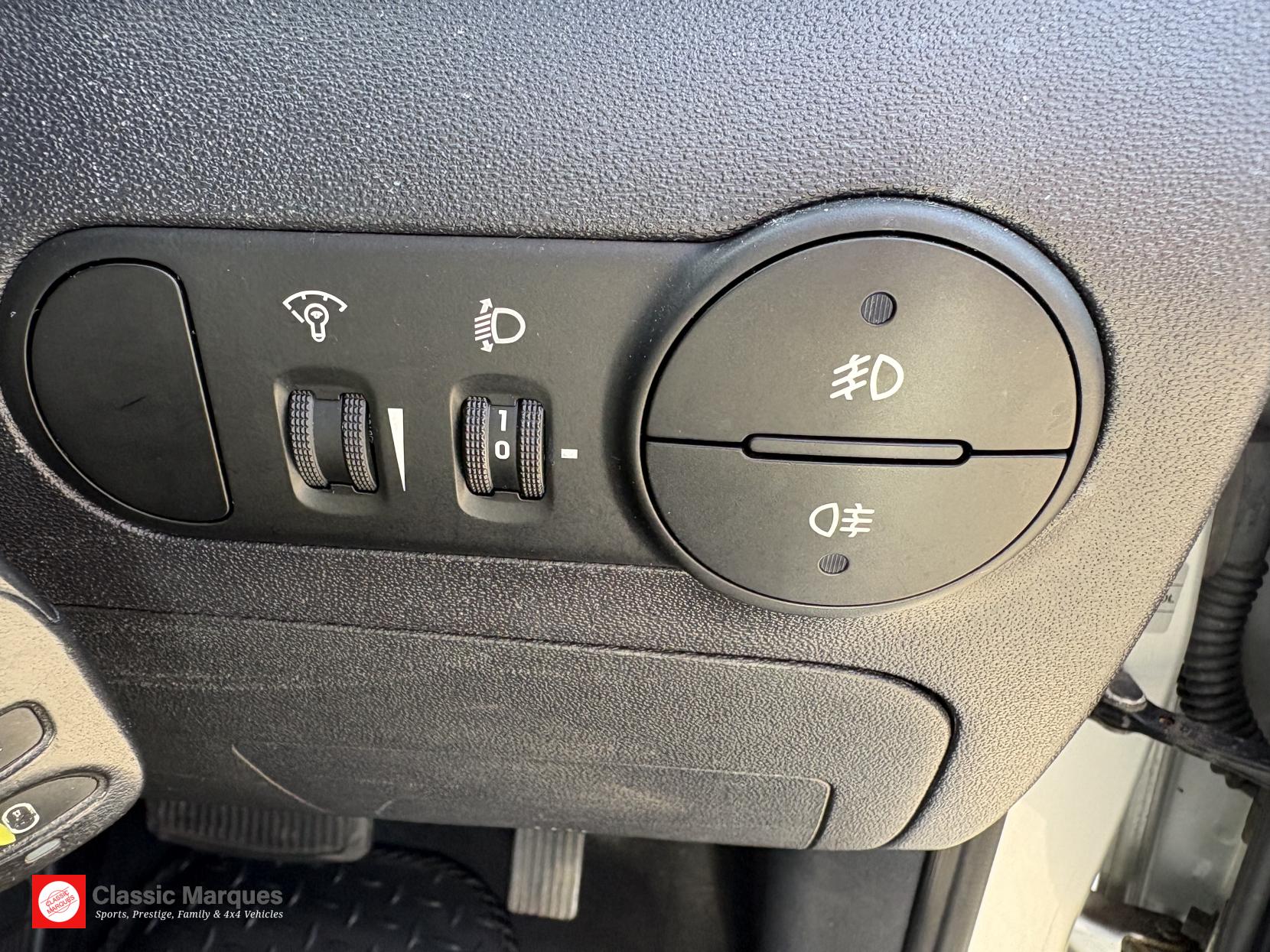 Hyundai i10 1.2 Comfort Hatchback 5dr Petrol Auto Euro 4 (77 bhp)