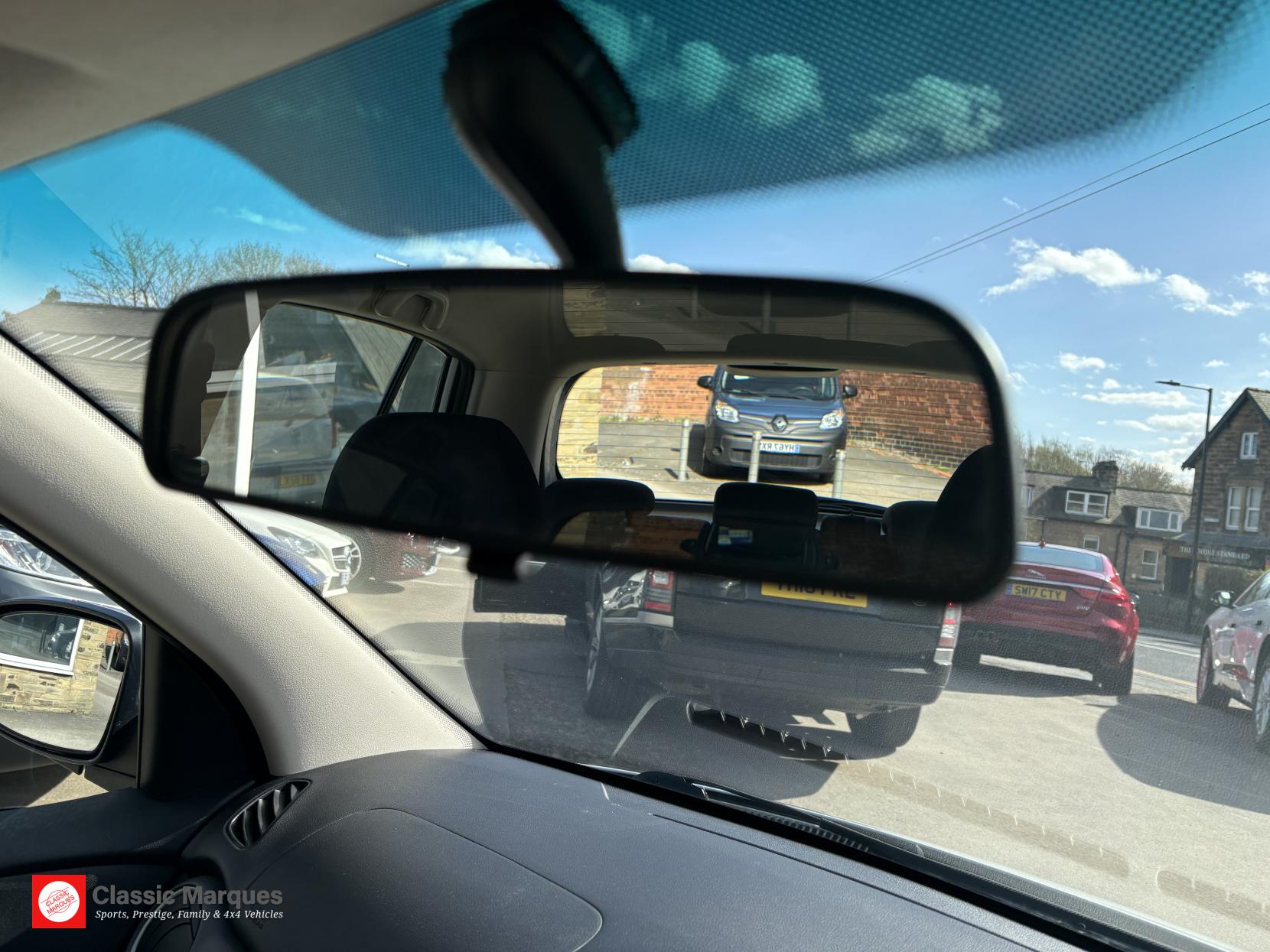 Hyundai i10 1.2 Comfort Hatchback 5dr Petrol Auto Euro 4 (77 bhp)