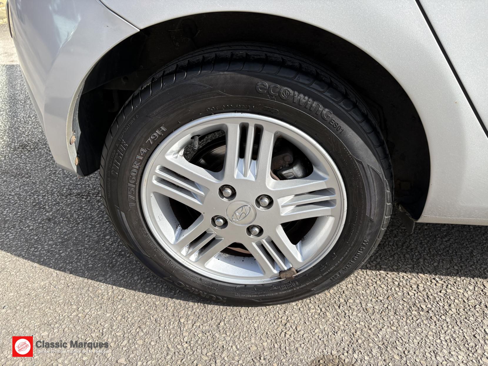 Hyundai i10 1.2 Comfort Hatchback 5dr Petrol Auto Euro 4 (77 bhp)