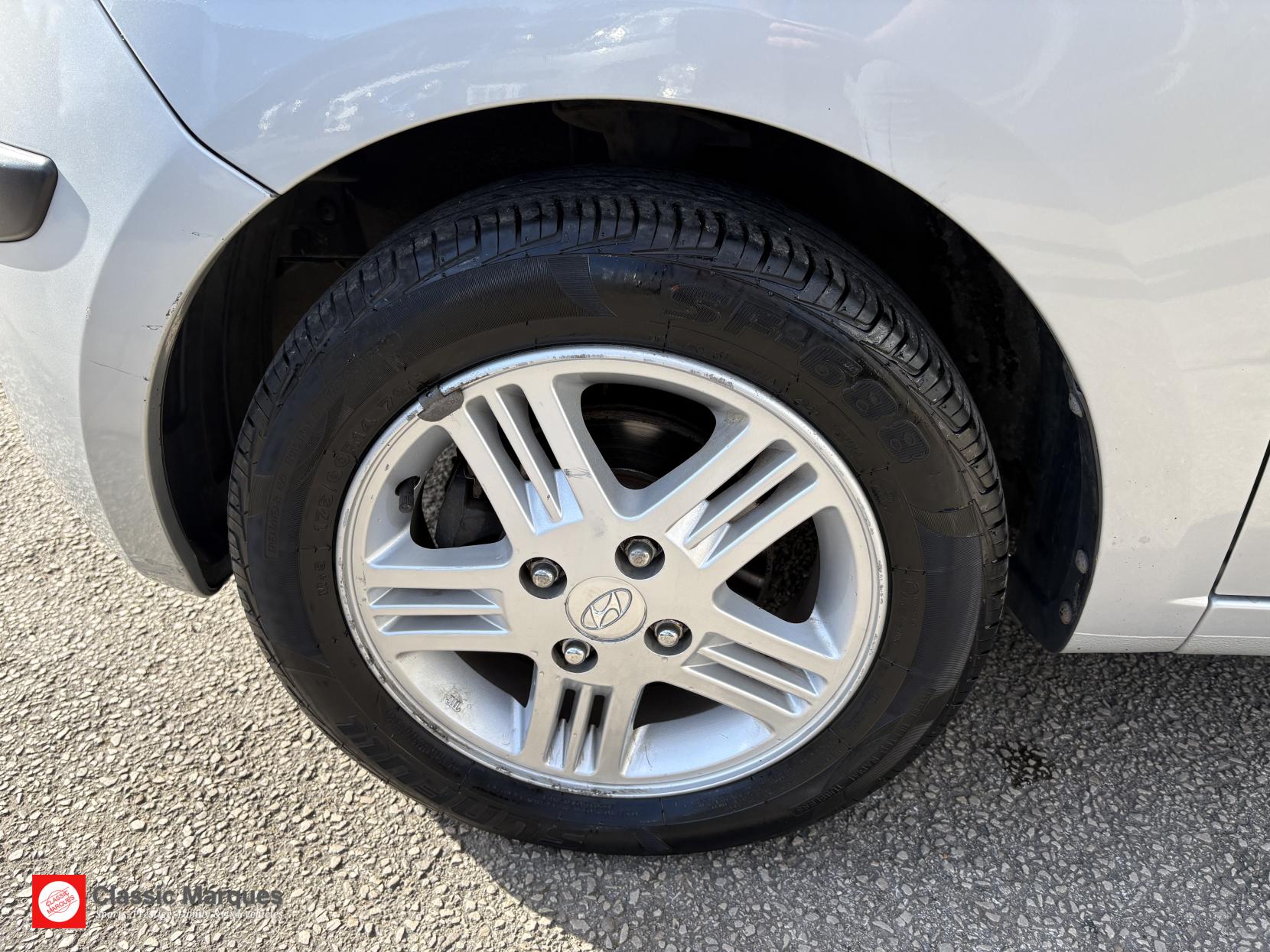 Hyundai i10 1.2 Comfort Hatchback 5dr Petrol Auto Euro 4 (77 bhp)