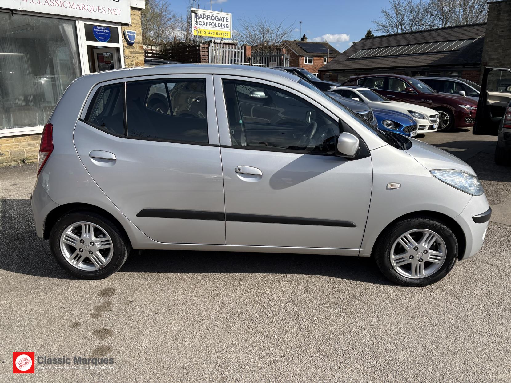 Hyundai i10 1.2 Comfort Hatchback 5dr Petrol Auto Euro 4 (77 bhp)