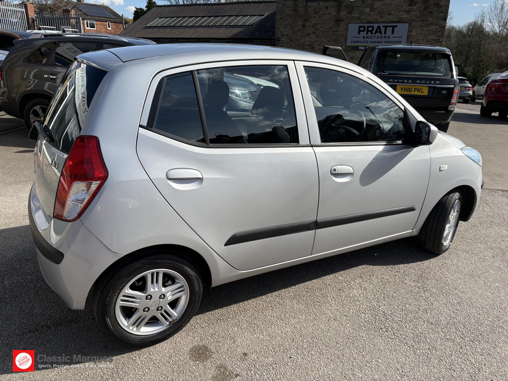 Hyundai i10 1.2 Comfort Hatchback 5dr Petrol Auto Euro 4 (77 bhp)