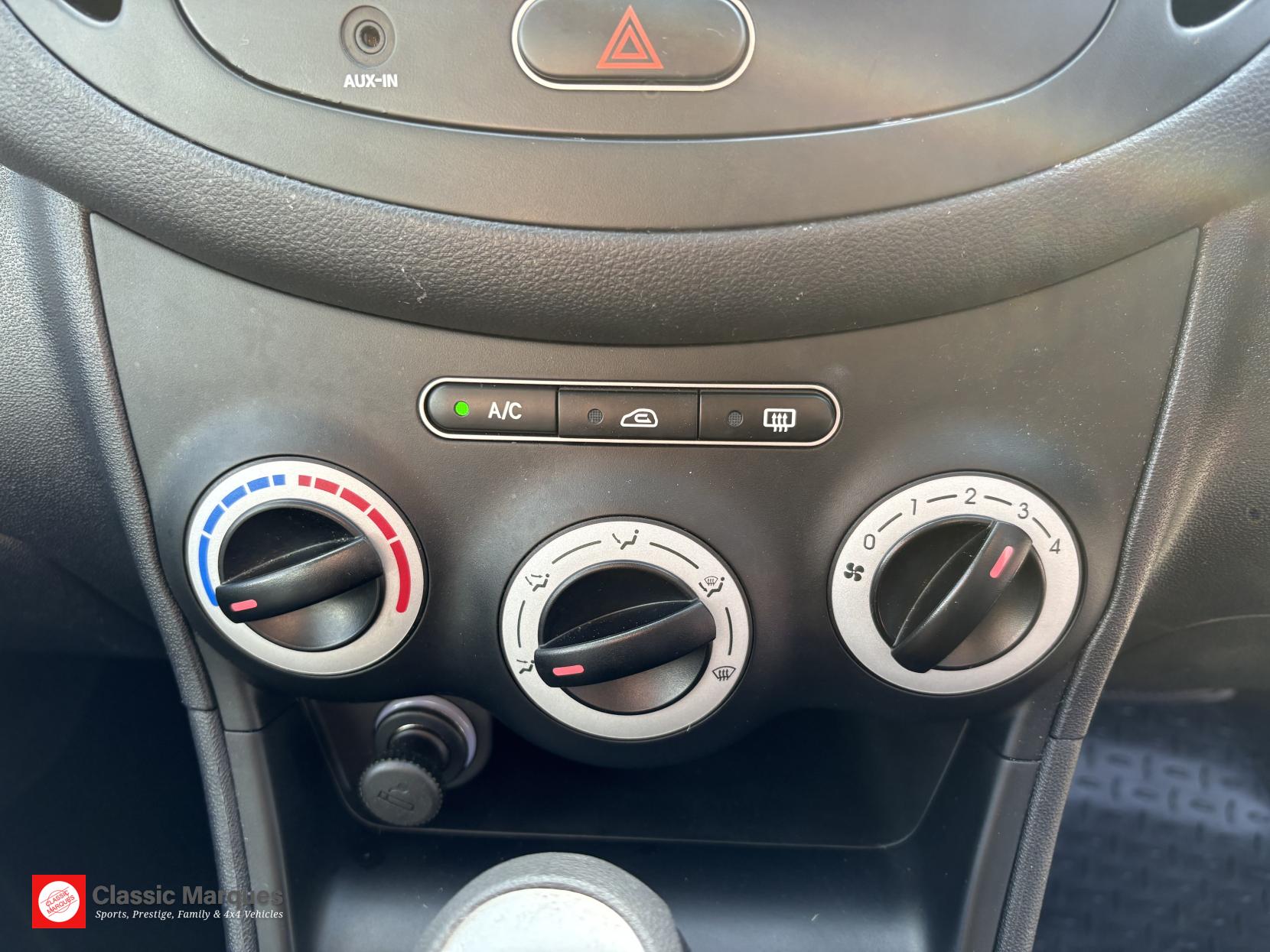 Hyundai i10 1.2 Comfort Hatchback 5dr Petrol Auto Euro 4 (77 bhp)