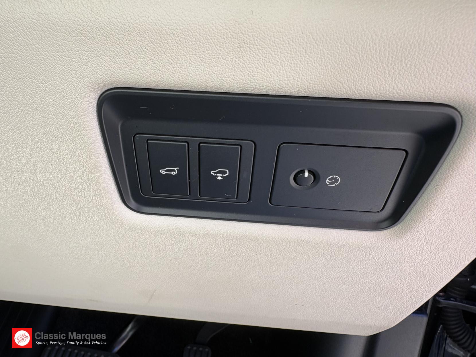 Land Rover Range Rover 3.0 TD V6 Vogue SUV 5dr Diesel Auto 4WD Euro 6 (s/s) (258 ps)