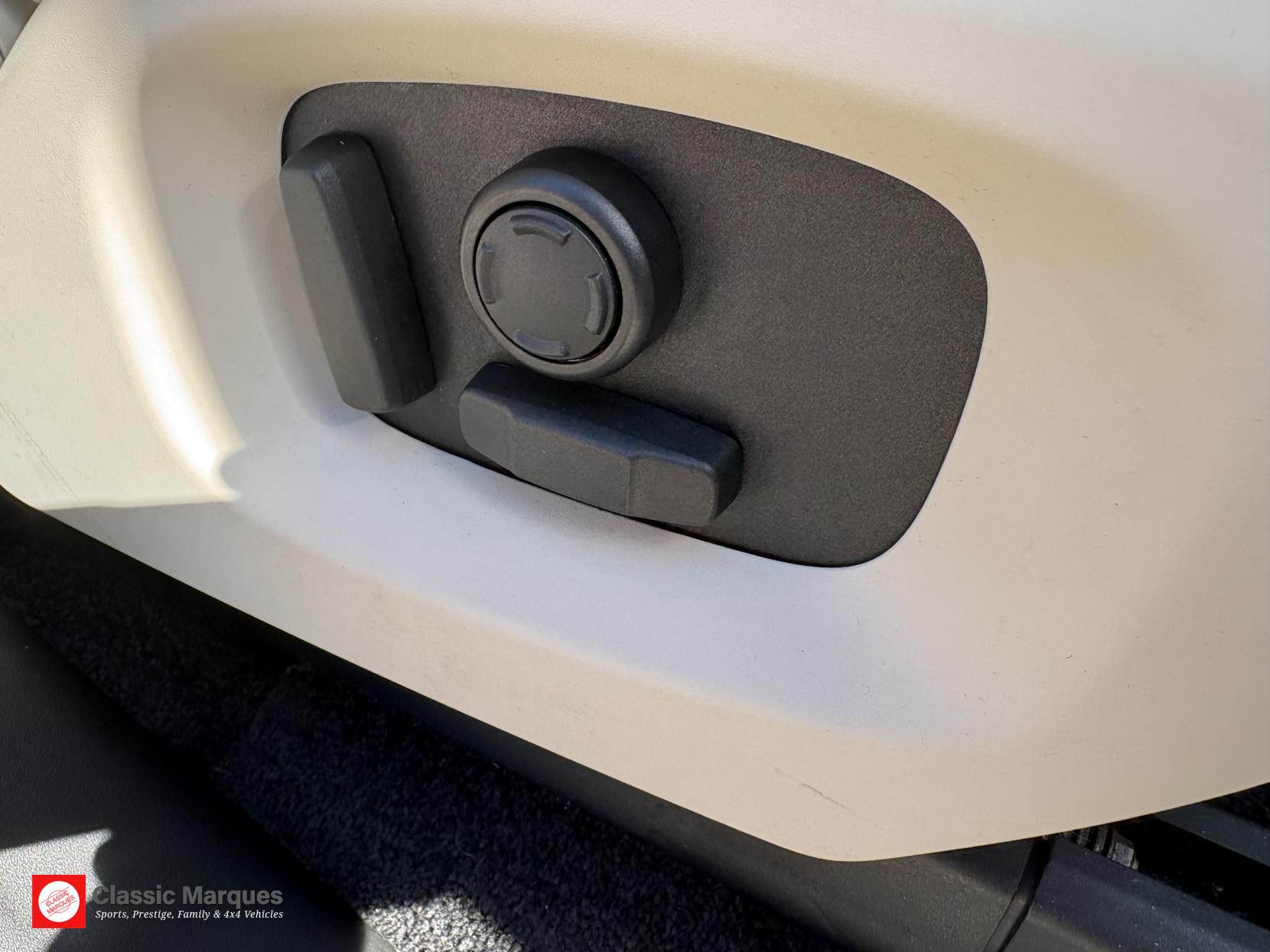 Land Rover Range Rover 3.0 TD V6 Vogue SUV 5dr Diesel Auto 4WD Euro 6 (s/s) (258 ps)