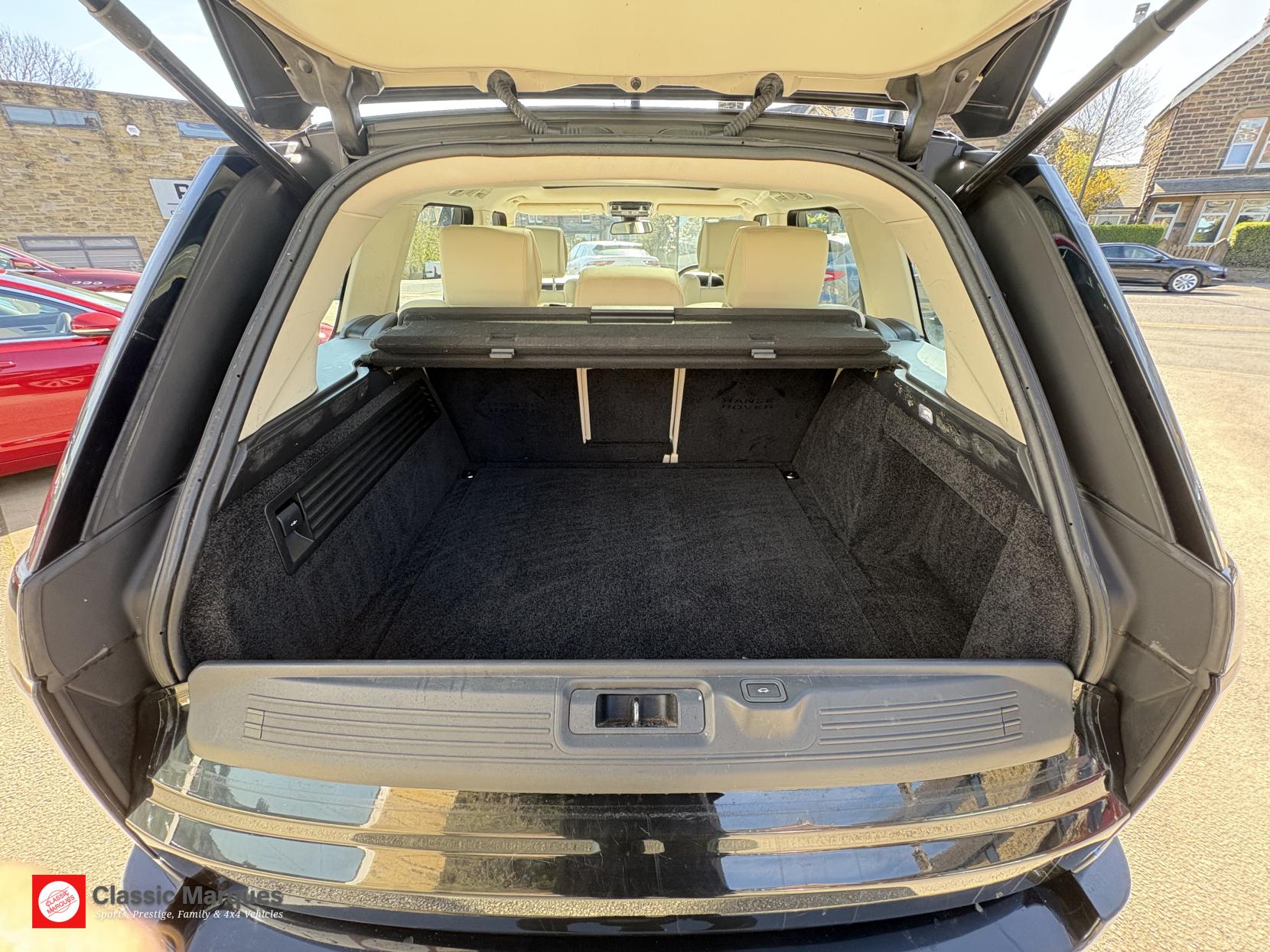 Land Rover Range Rover 3.0 TD V6 Vogue SUV 5dr Diesel Auto 4WD Euro 6 (s/s) (258 ps)