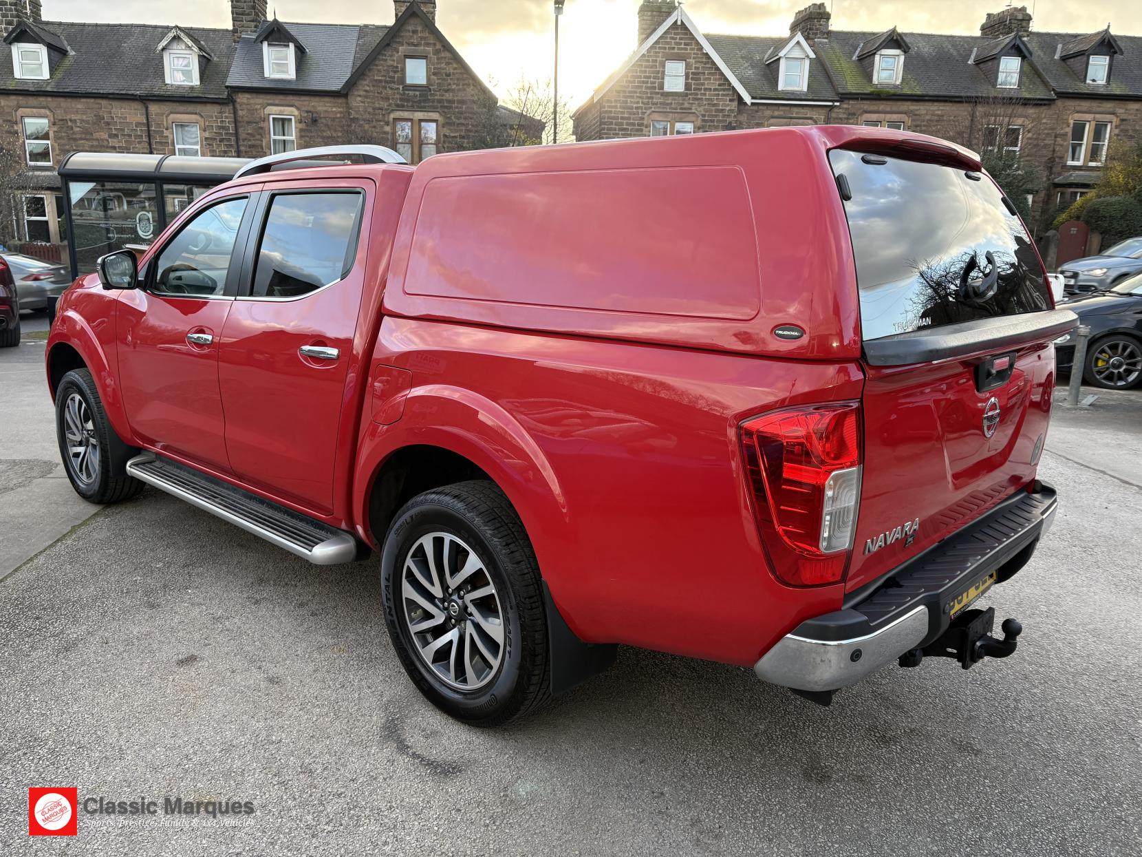Nissan Navara 2.3 dCi Tekna Pickup Double Cab 4dr Diesel Auto 4WD Euro 6 (190 ps)